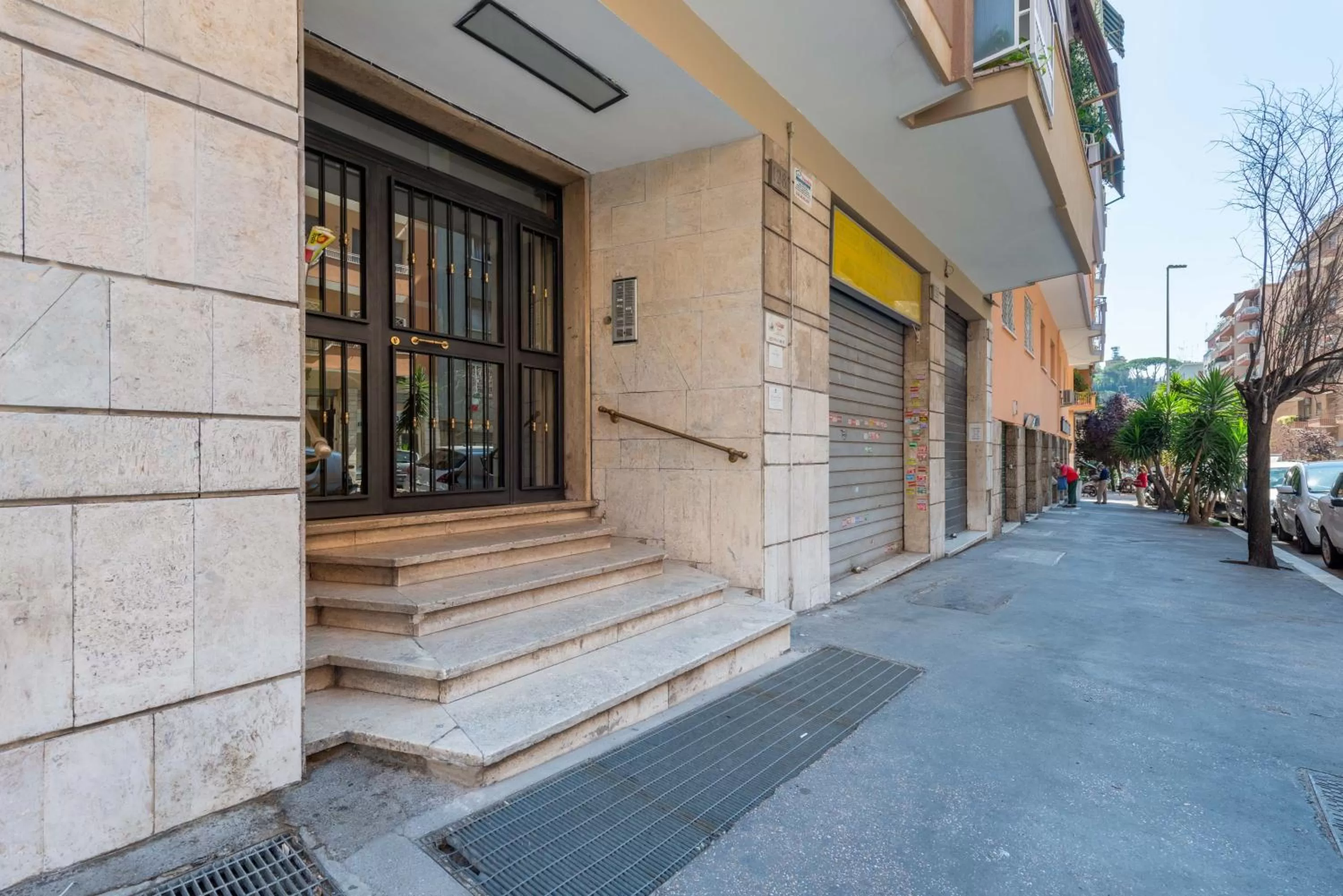 Facade/entrance in MARCANTONIO HOME ROME - Vatican -