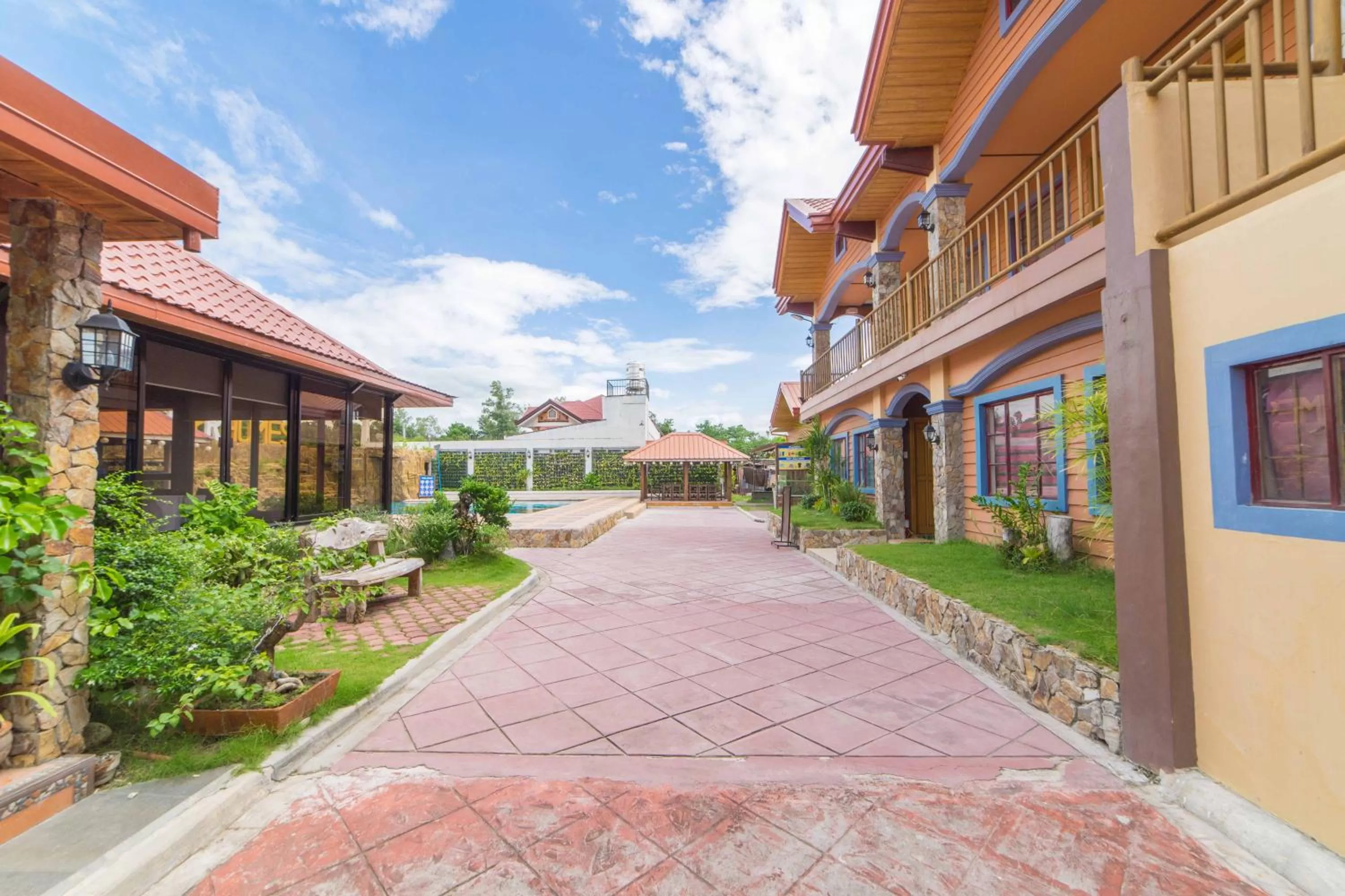 Property building in RedDoorz Plus @ Starhomes Olivianville