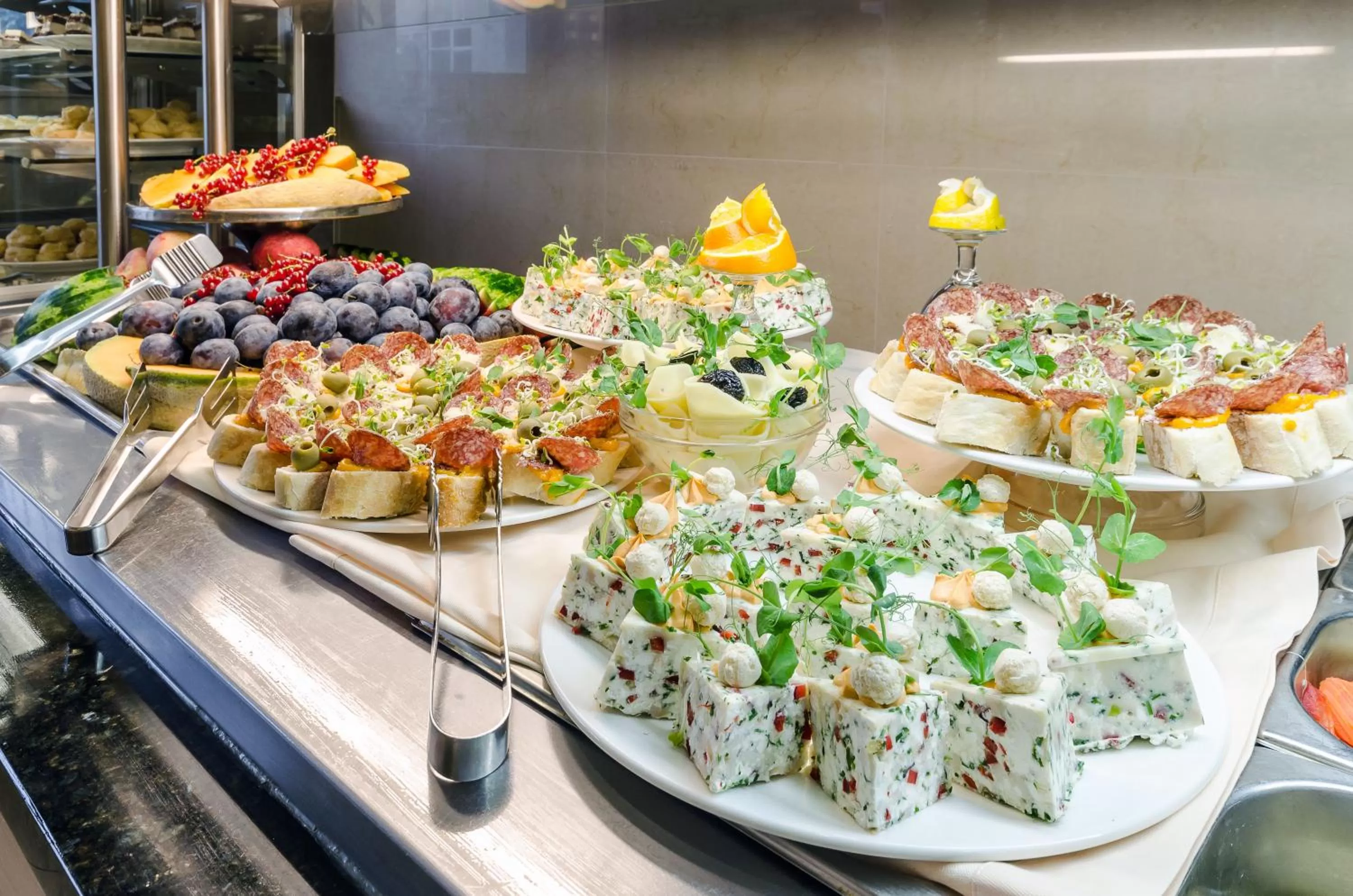 Food and drinks in Hotel Aurum Family "A"