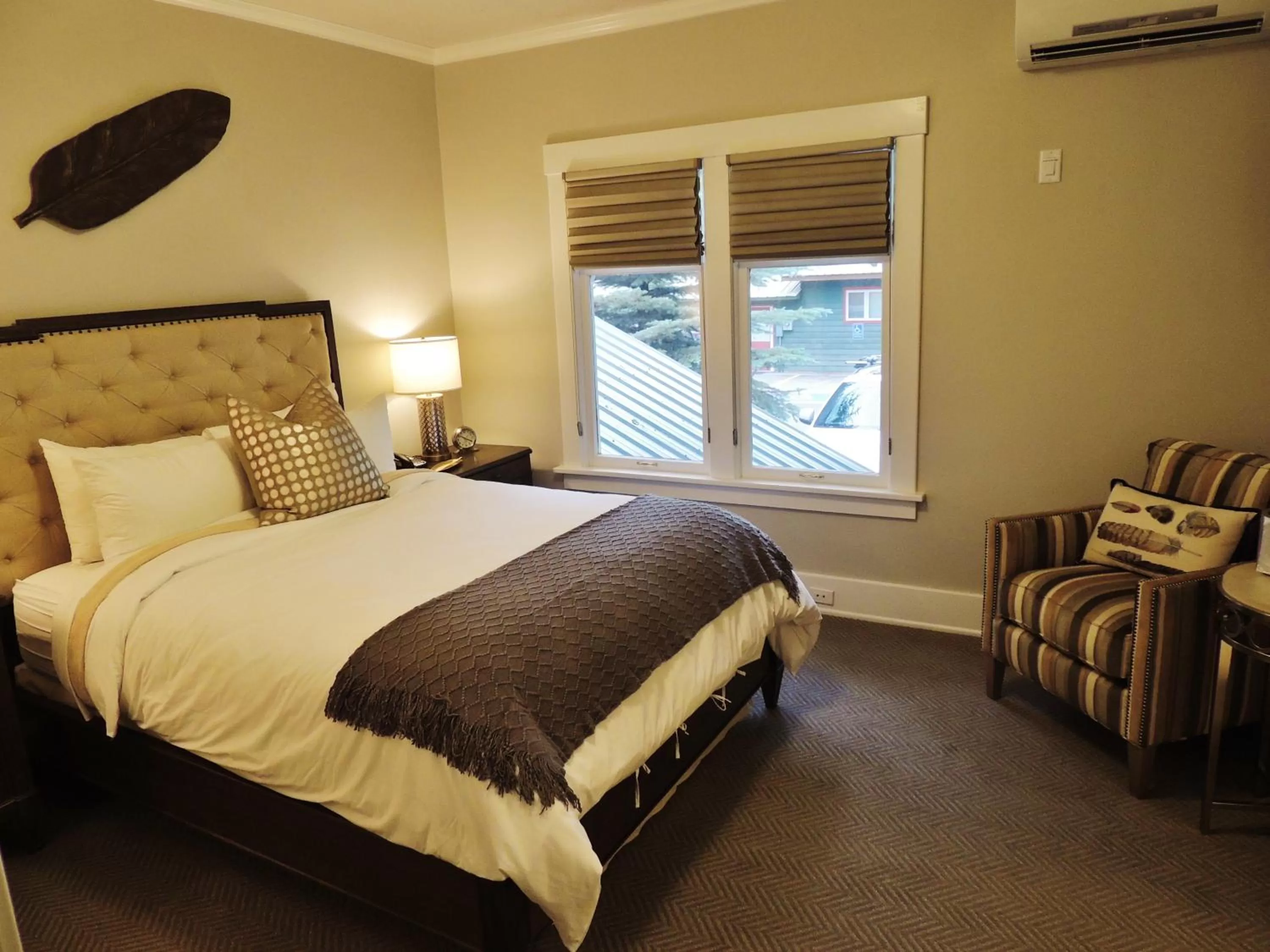 Bedroom, Bed in Huff House Inn and Cabins