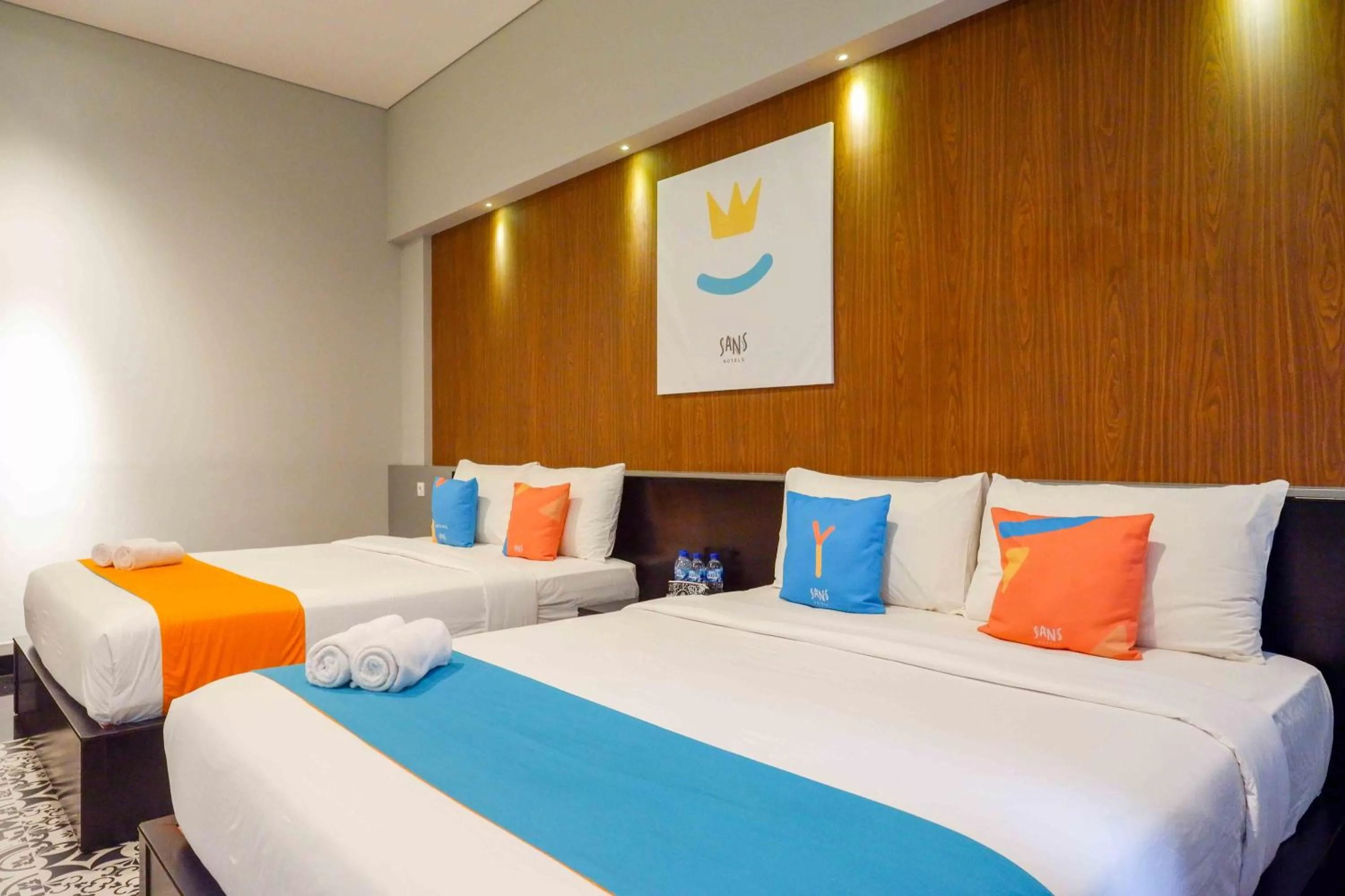 Bedroom, Bed in Sans Hotel Empress Simpang Lima