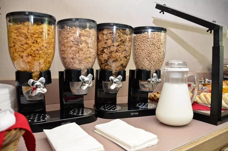 Restaurant/places to eat in County Inn