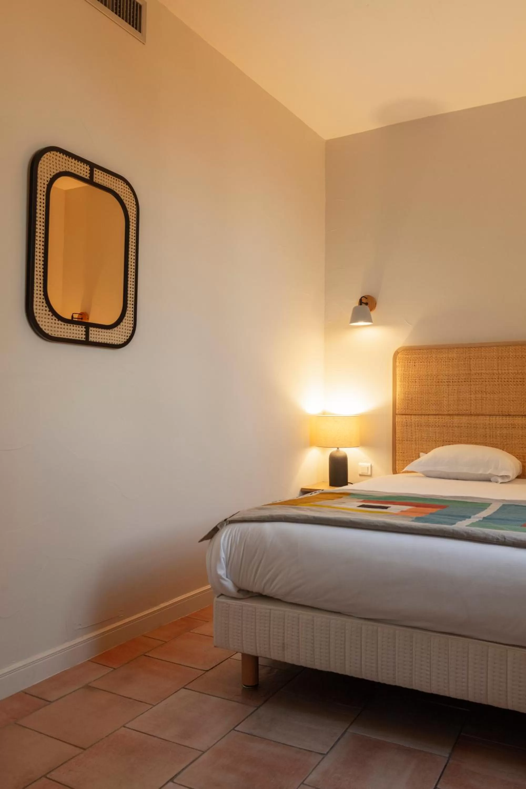 Bed in Hôtel l'Arena