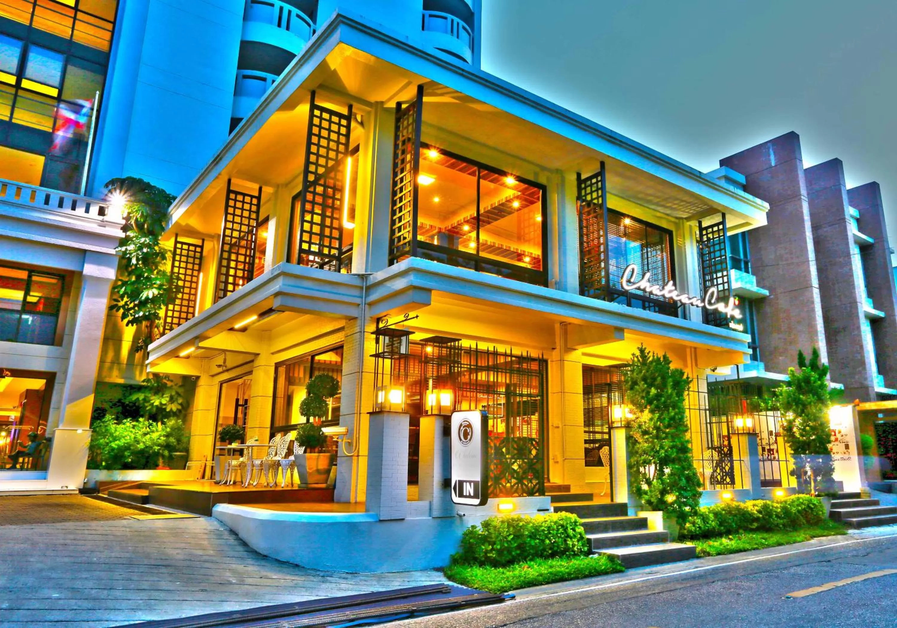 Property building in Chateau de Sukhumvit