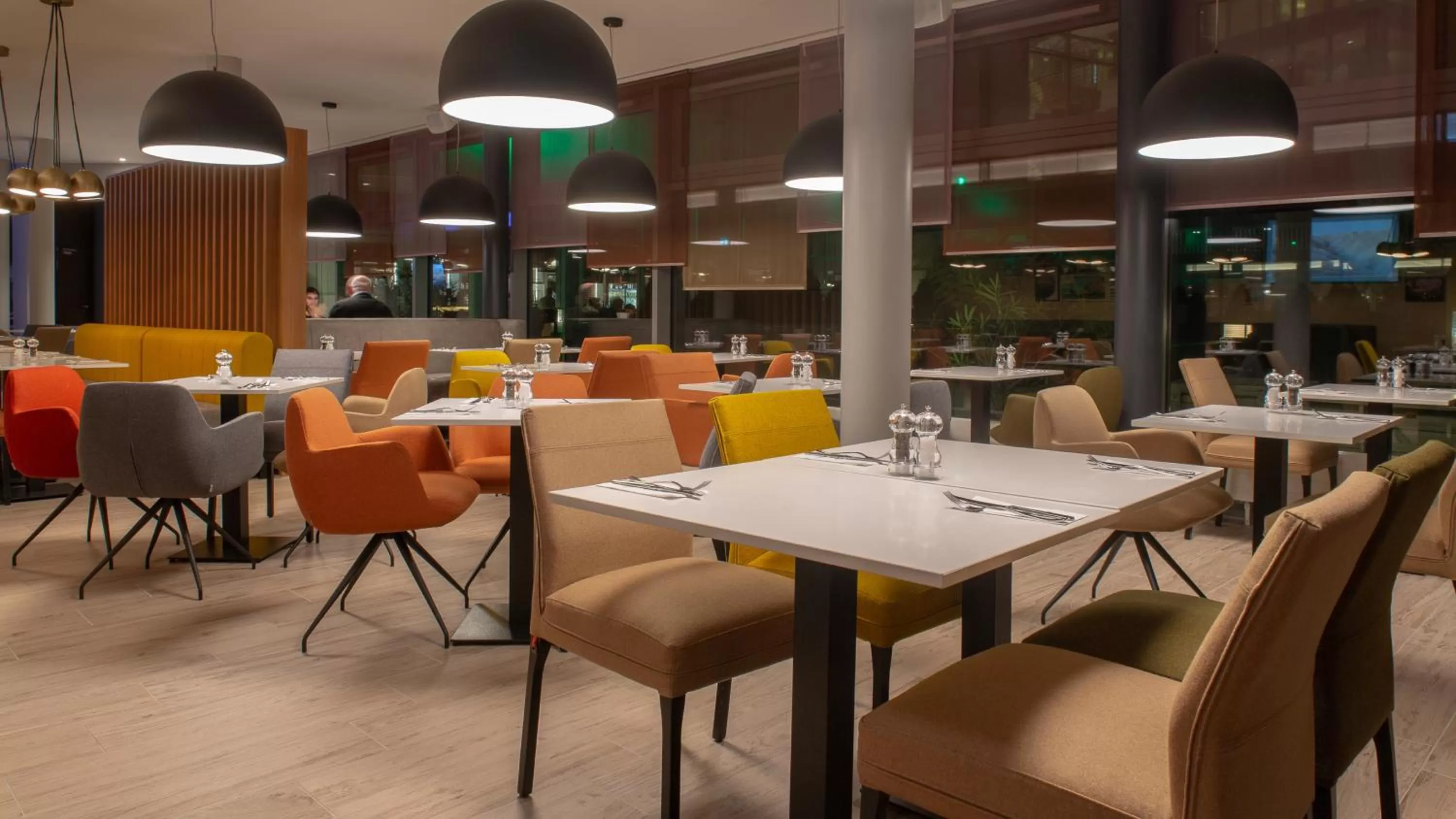 Restaurant/places to eat in Holiday Inn Berlin Airport - Conference Centre by IHG