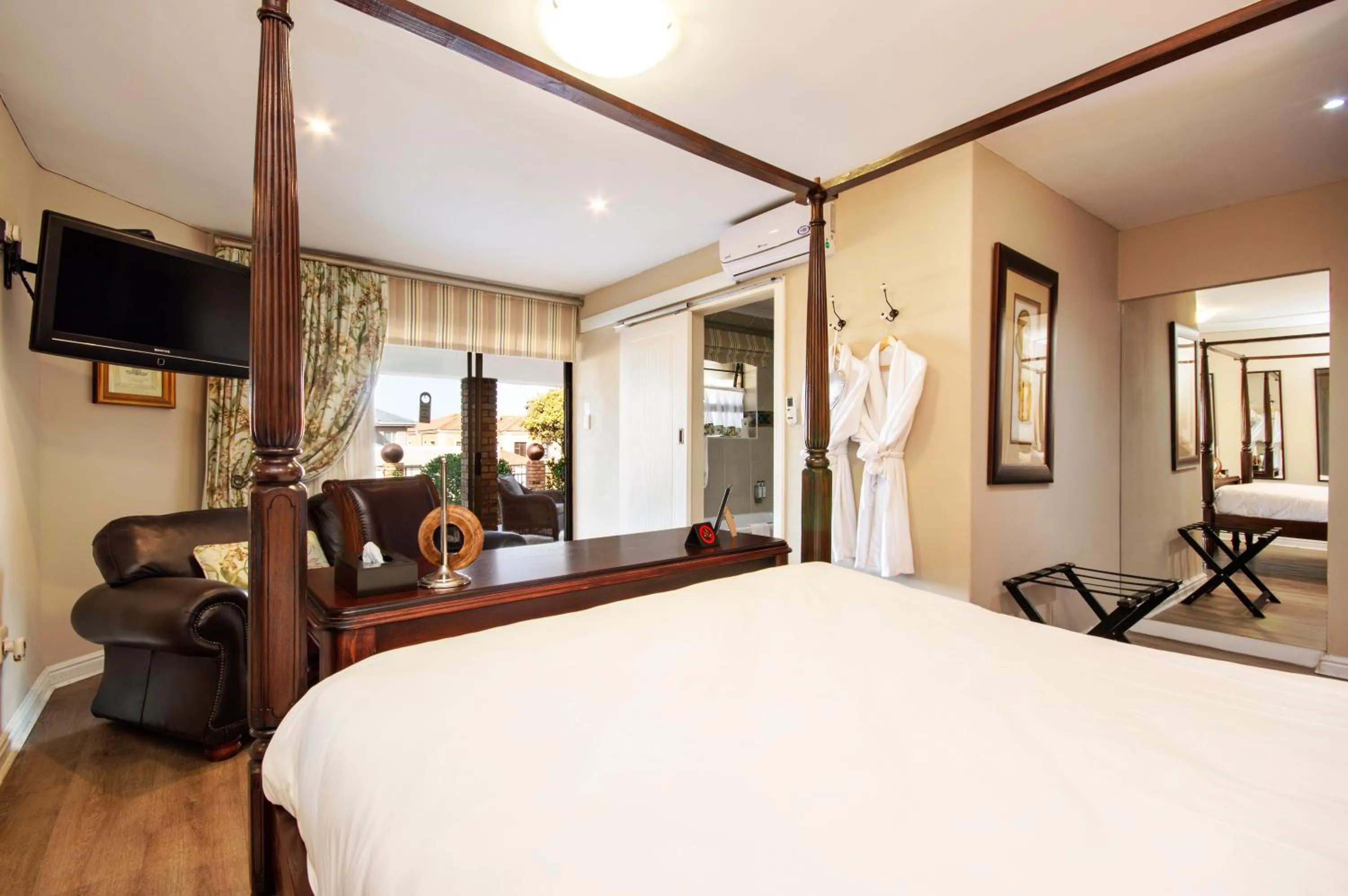 Bed in Nautilus Guesthouse