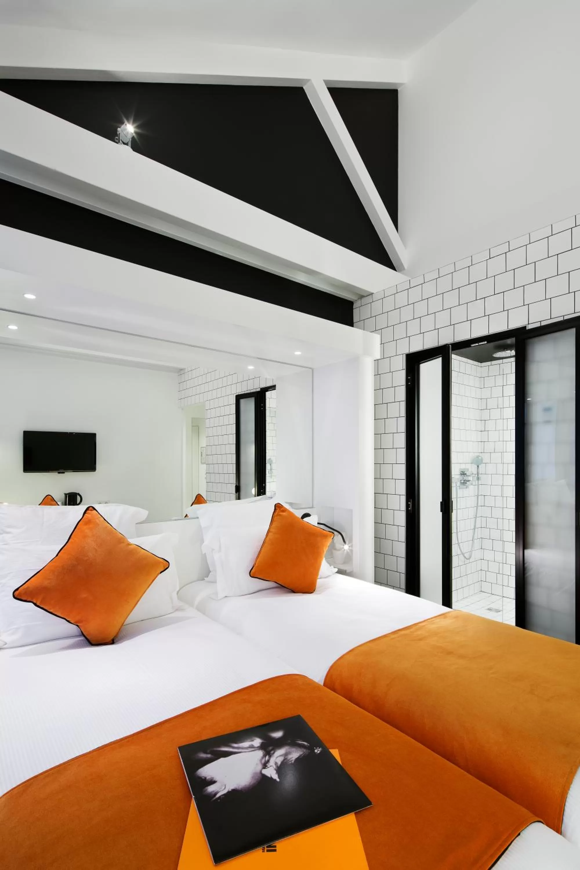 Bed in Best Western Premier Faubourg 88