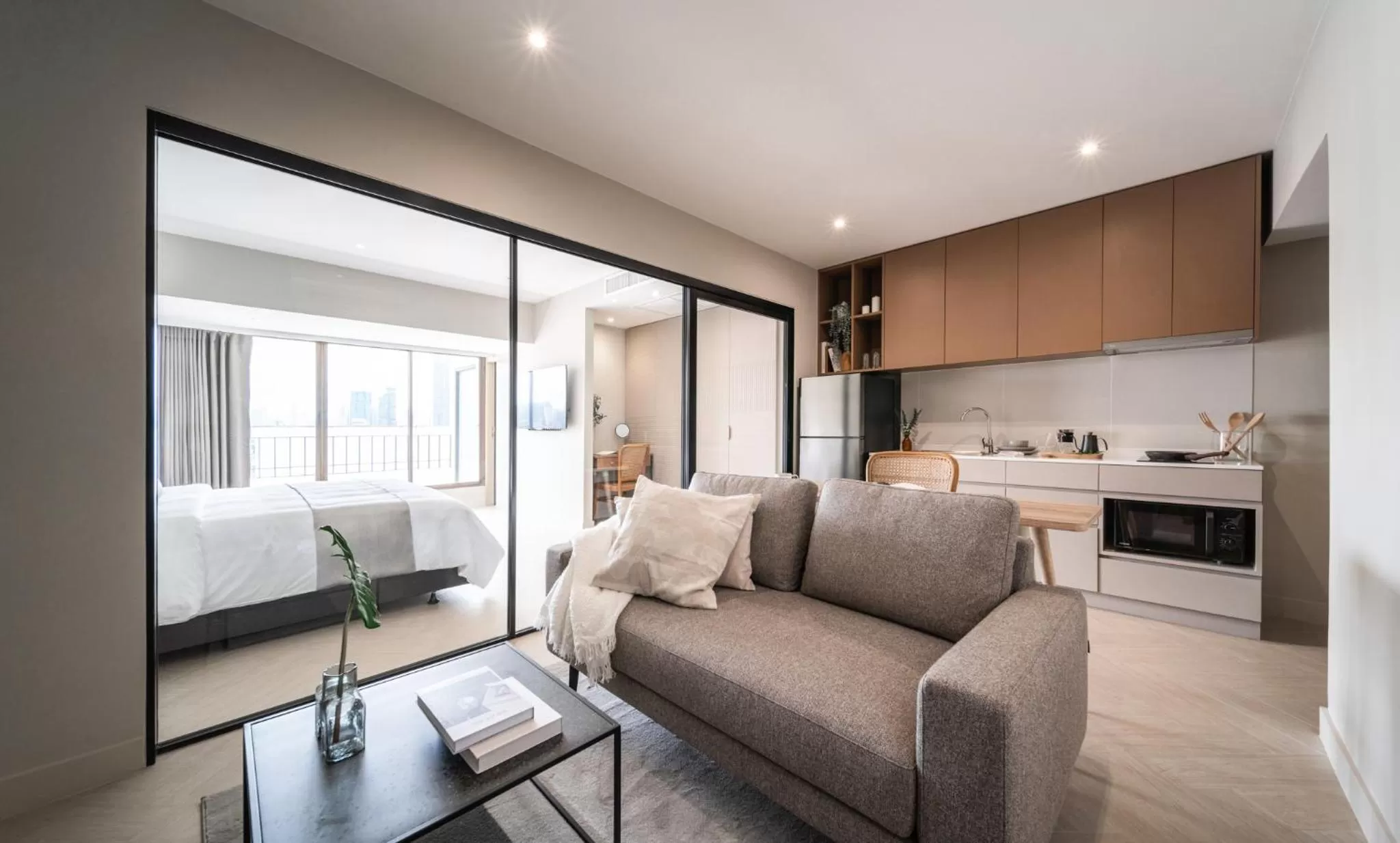 Kitchen or kitchenette, Seating Area in GLOW Sukhumvit 71