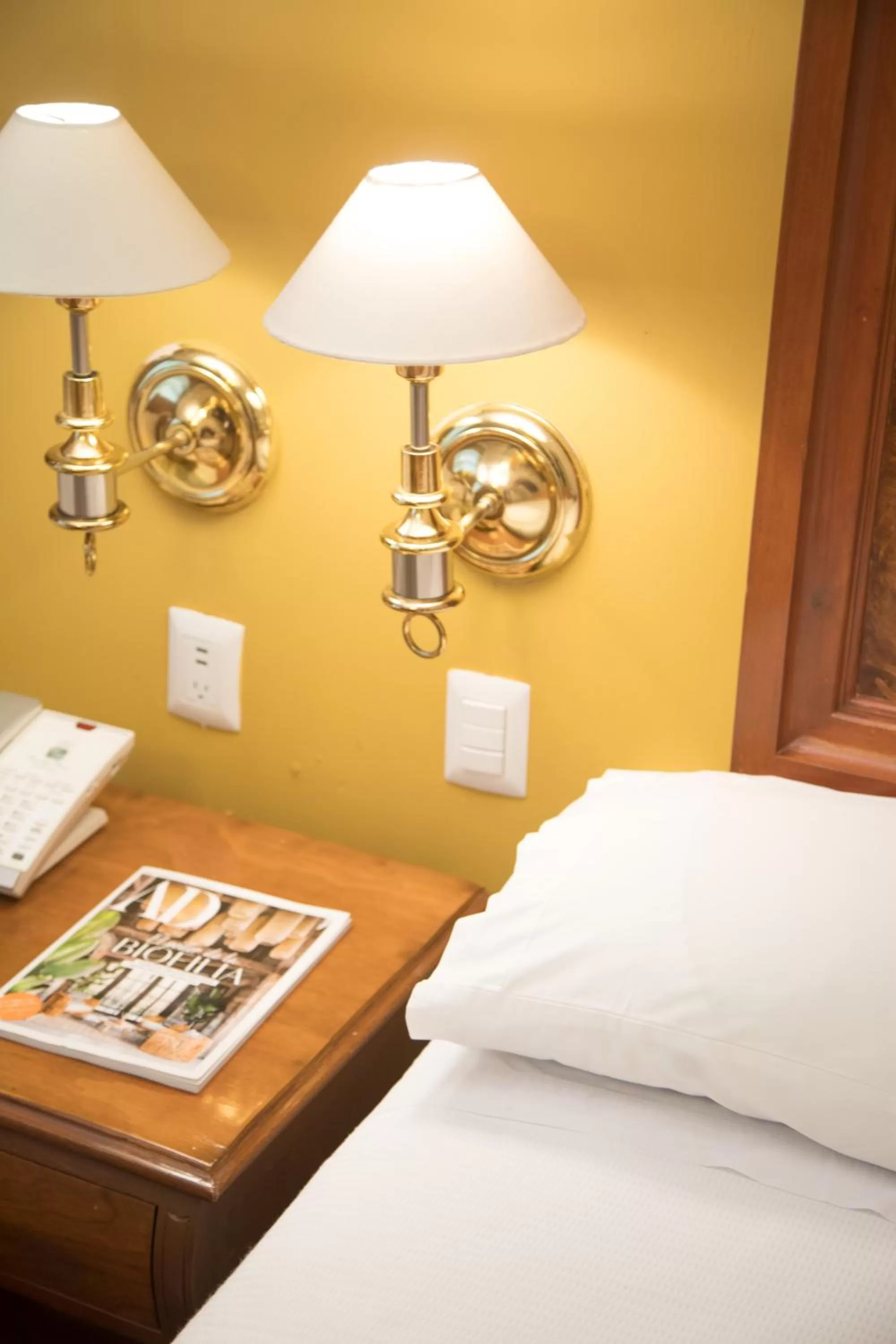 Bedroom, Bed in Country Plaza