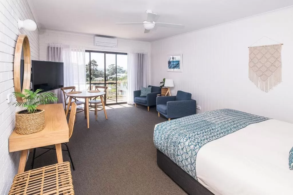 Bedroom, Bed in Mollymook Seascape Motel and Apartments