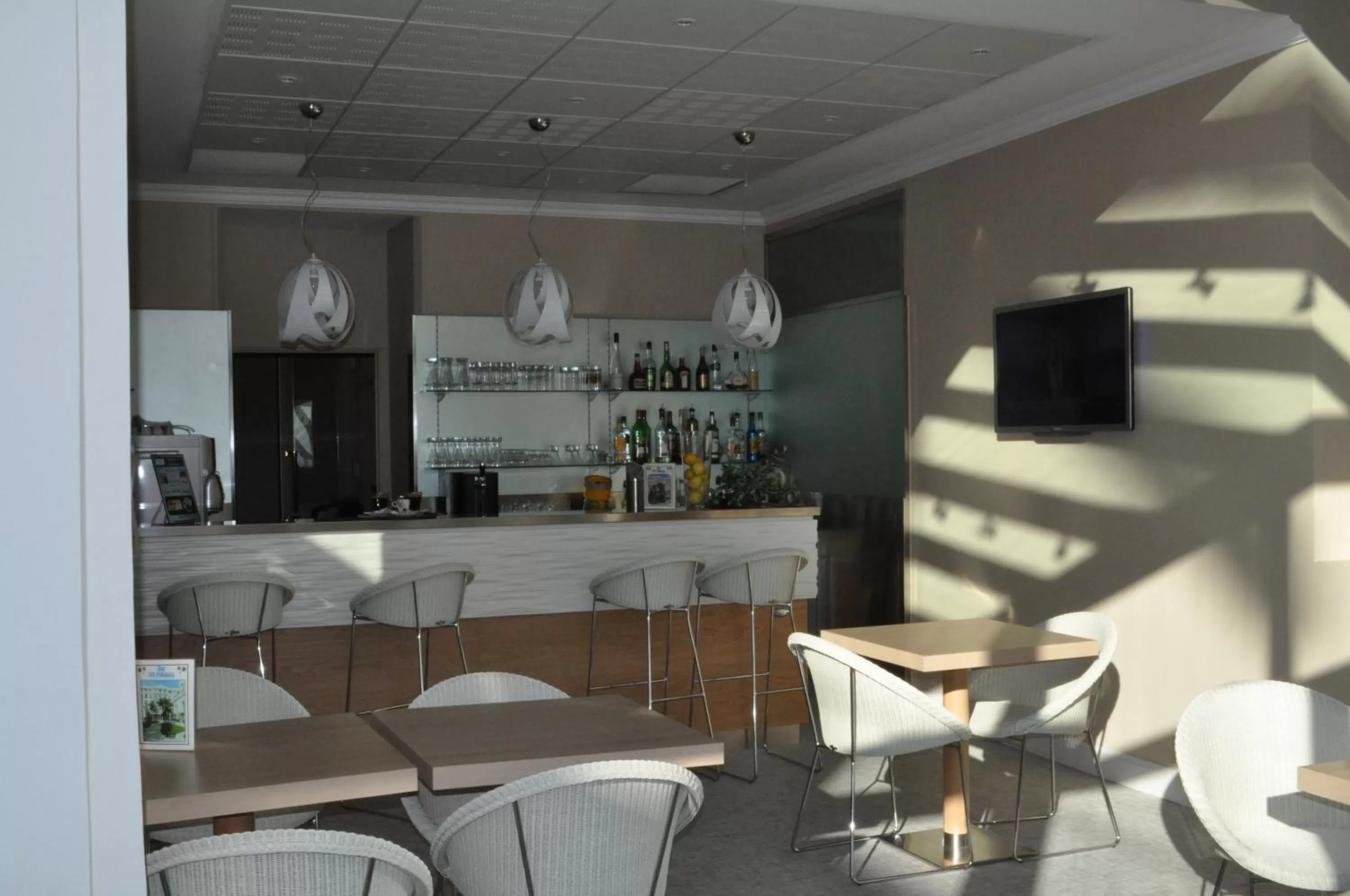 Lounge or bar in Hôtel Vacances Bleues Balmoral