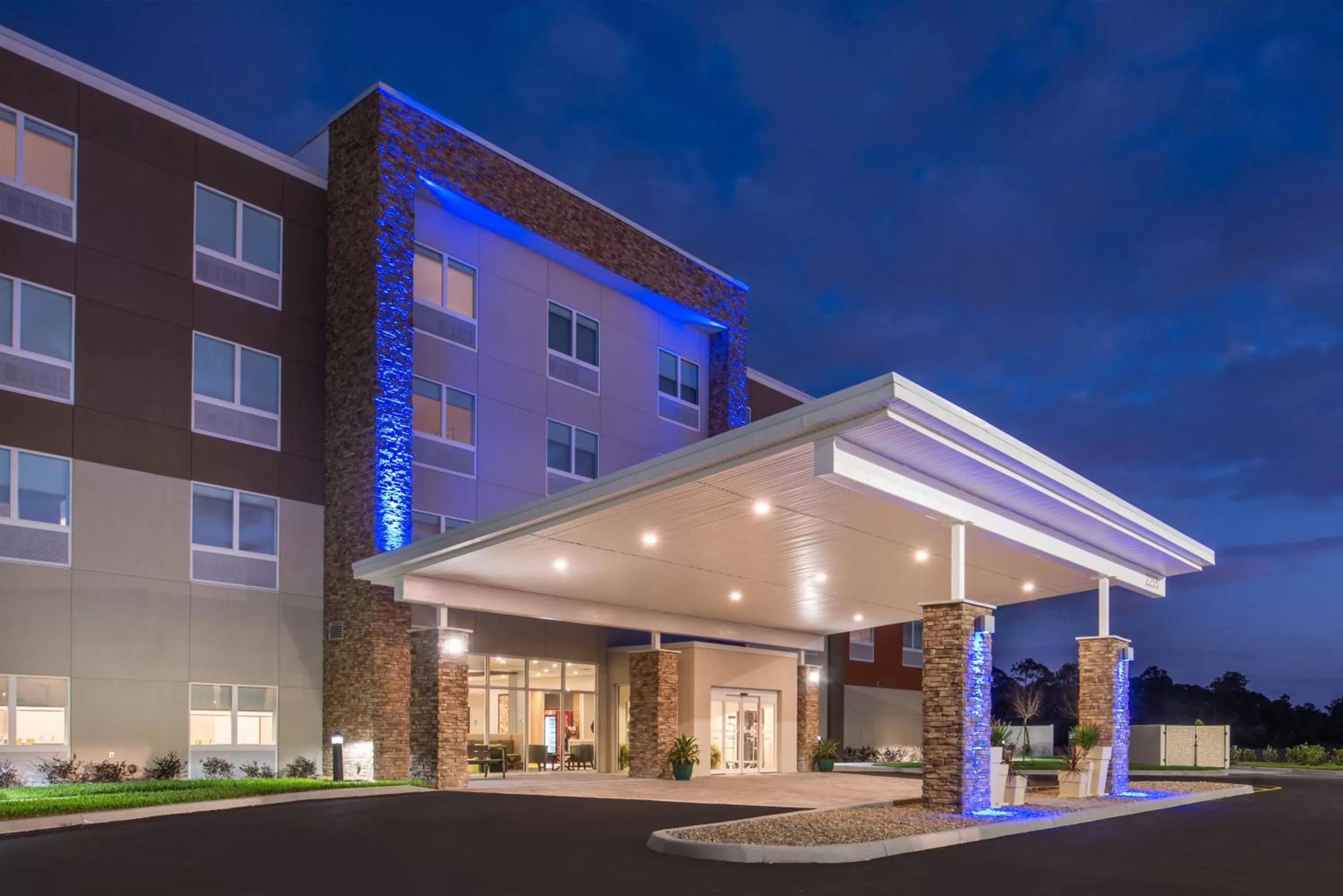 Property building in Holiday Inn Express & Suites Alachua - Gainesville Area by IHG