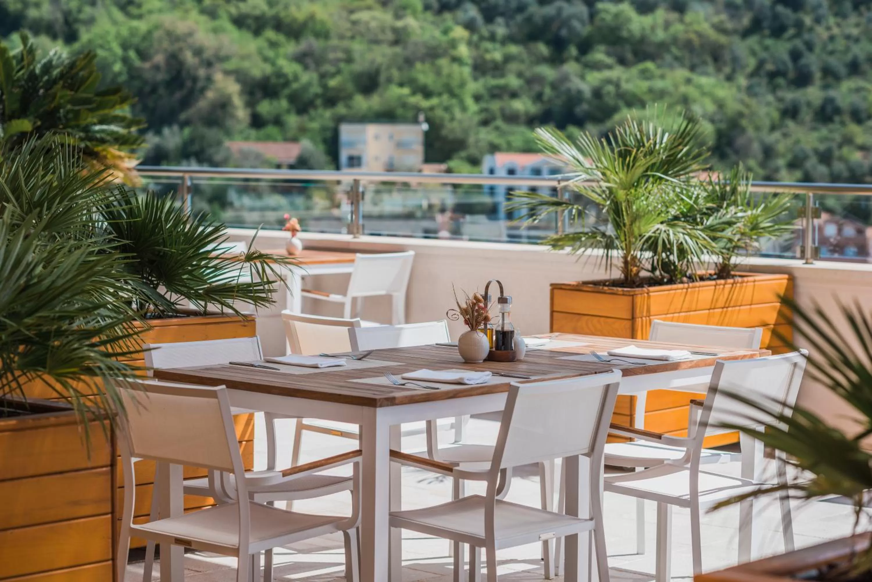 Lounge or bar in Iberostar Waves Slavija