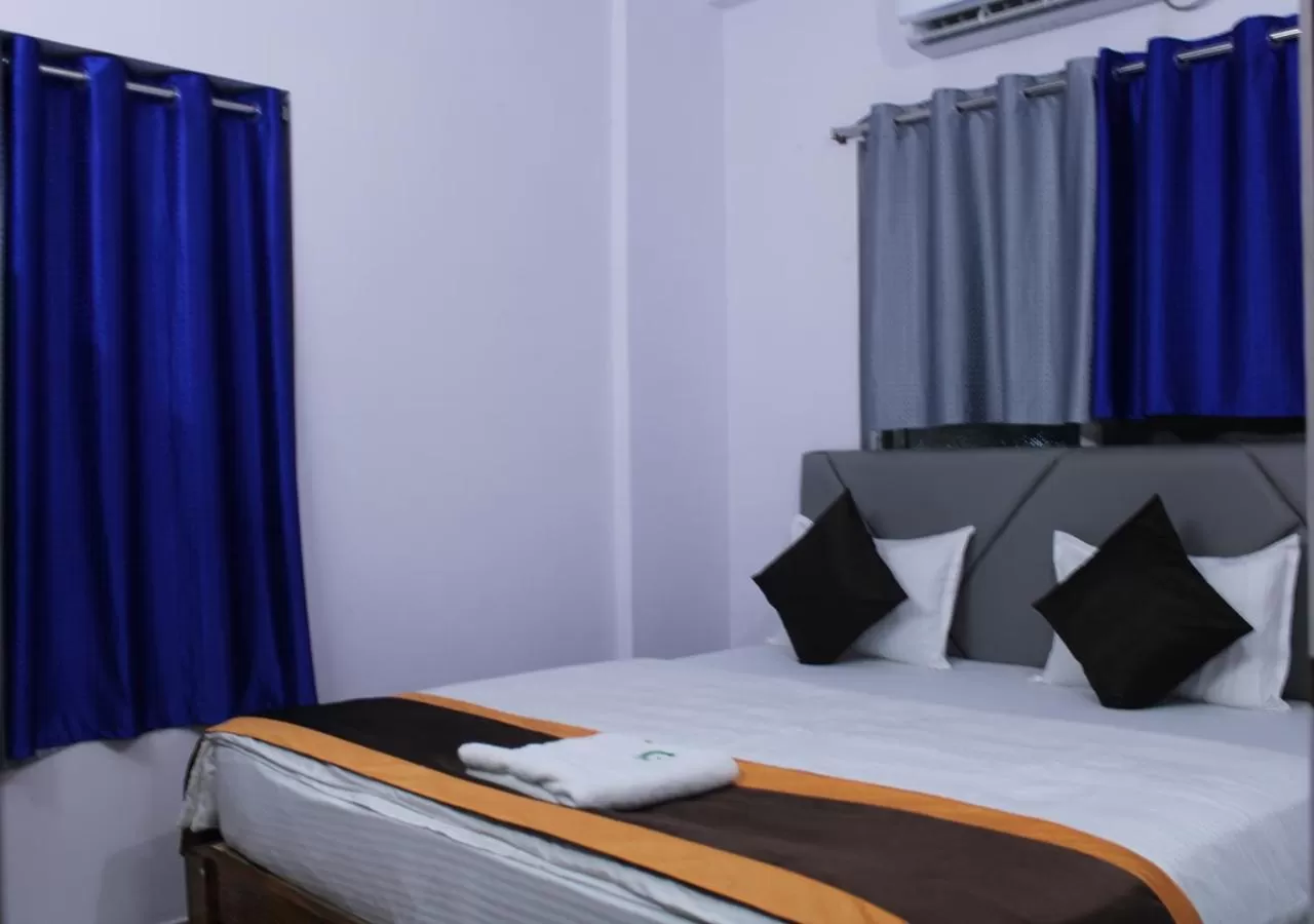 Bedroom, Bed in HOTEL PURI GREENS