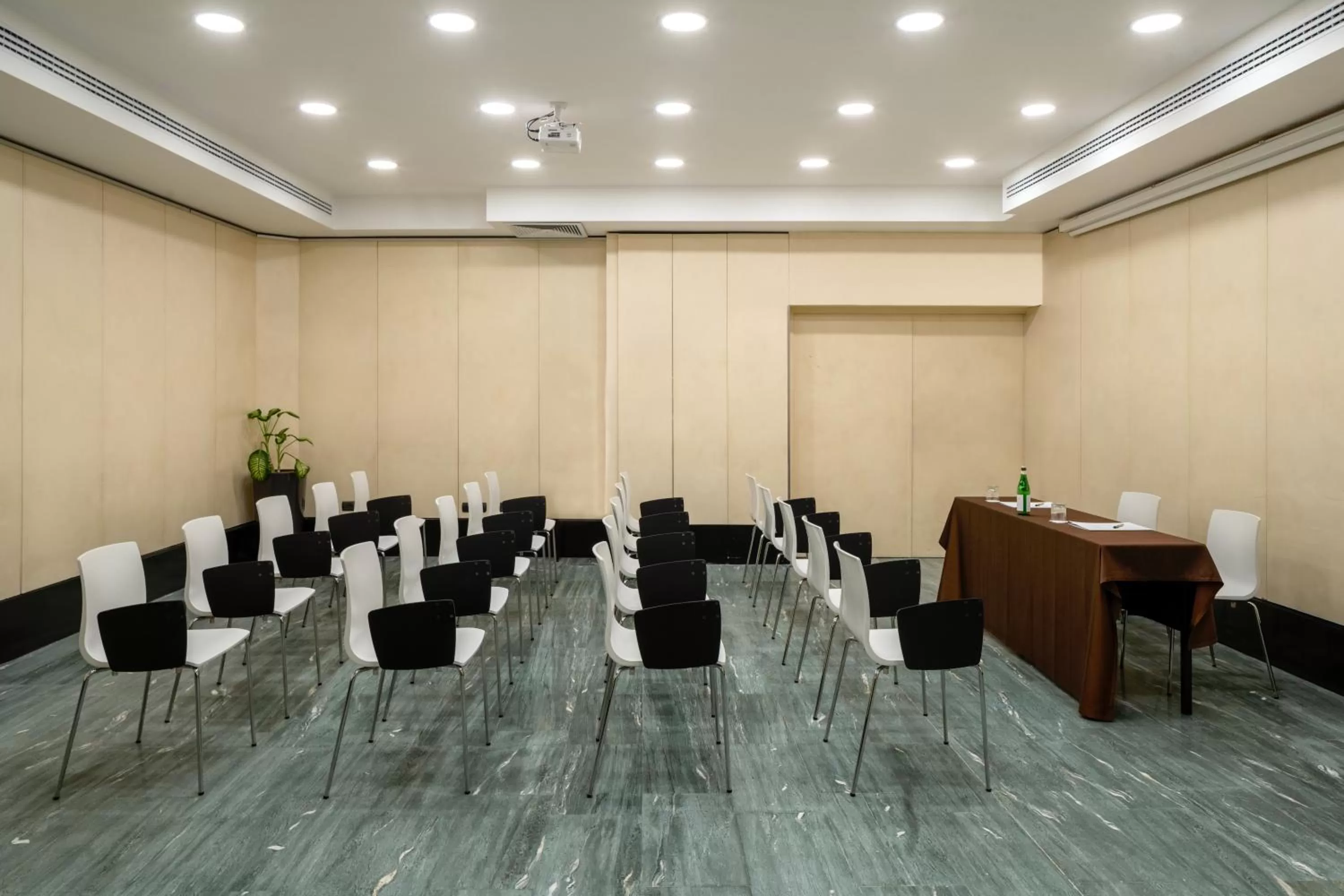 Meeting/conference room in UNA Hotels Galles Milano