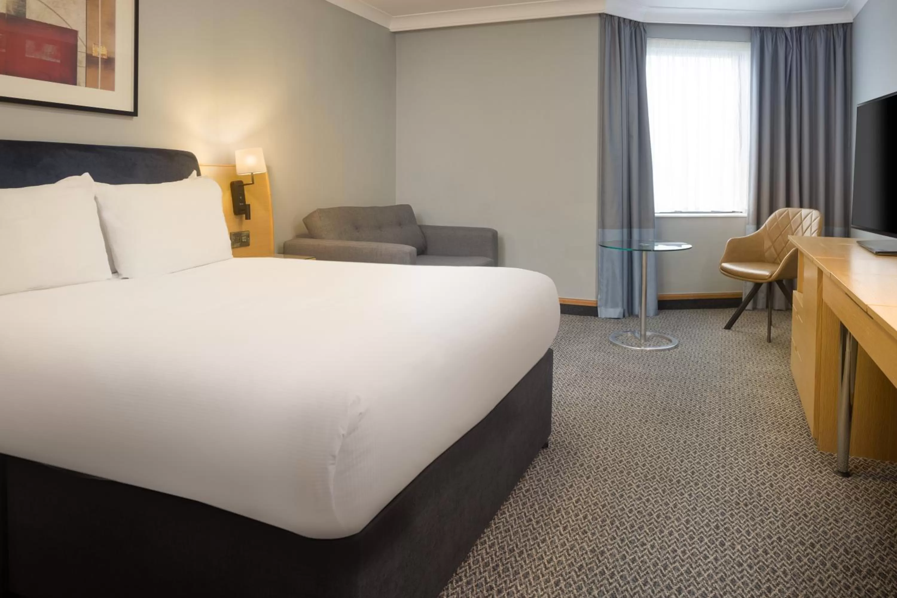 Bedroom, Bed in DoubleTree by Hilton Manchester Airport