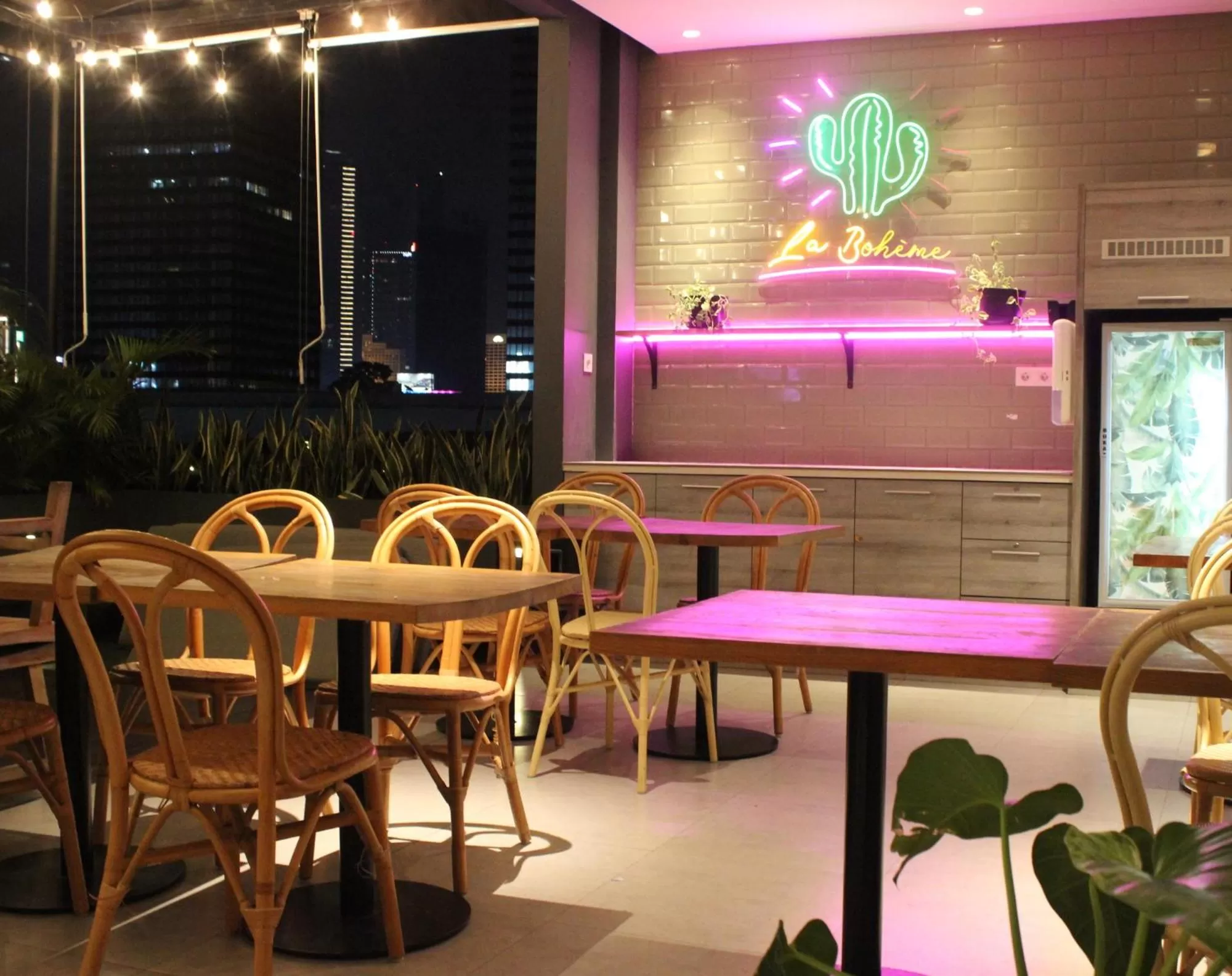 Lounge or bar in La Boheme, Rooms and Coffee