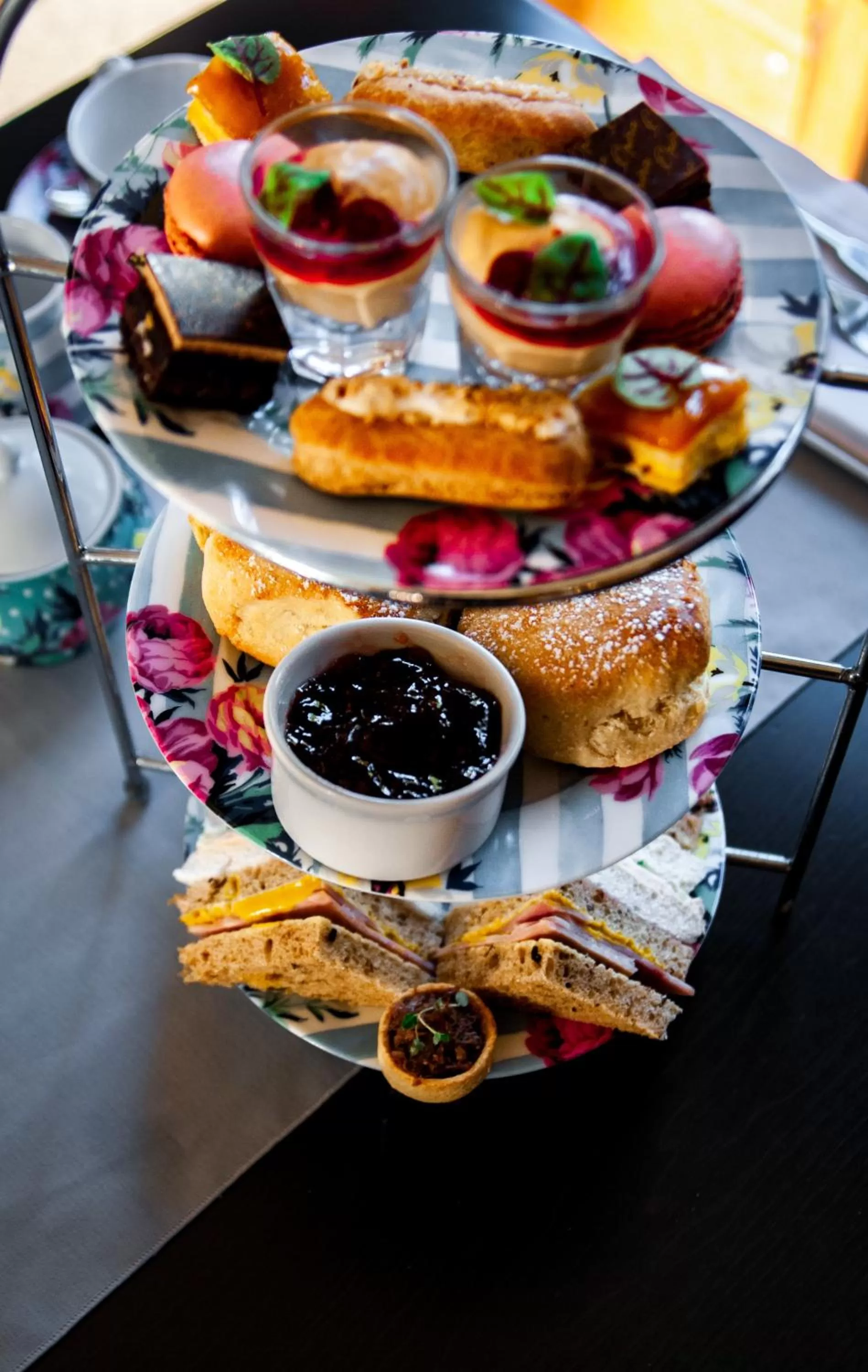 Restaurant/places to eat in Trenython Manor Resort