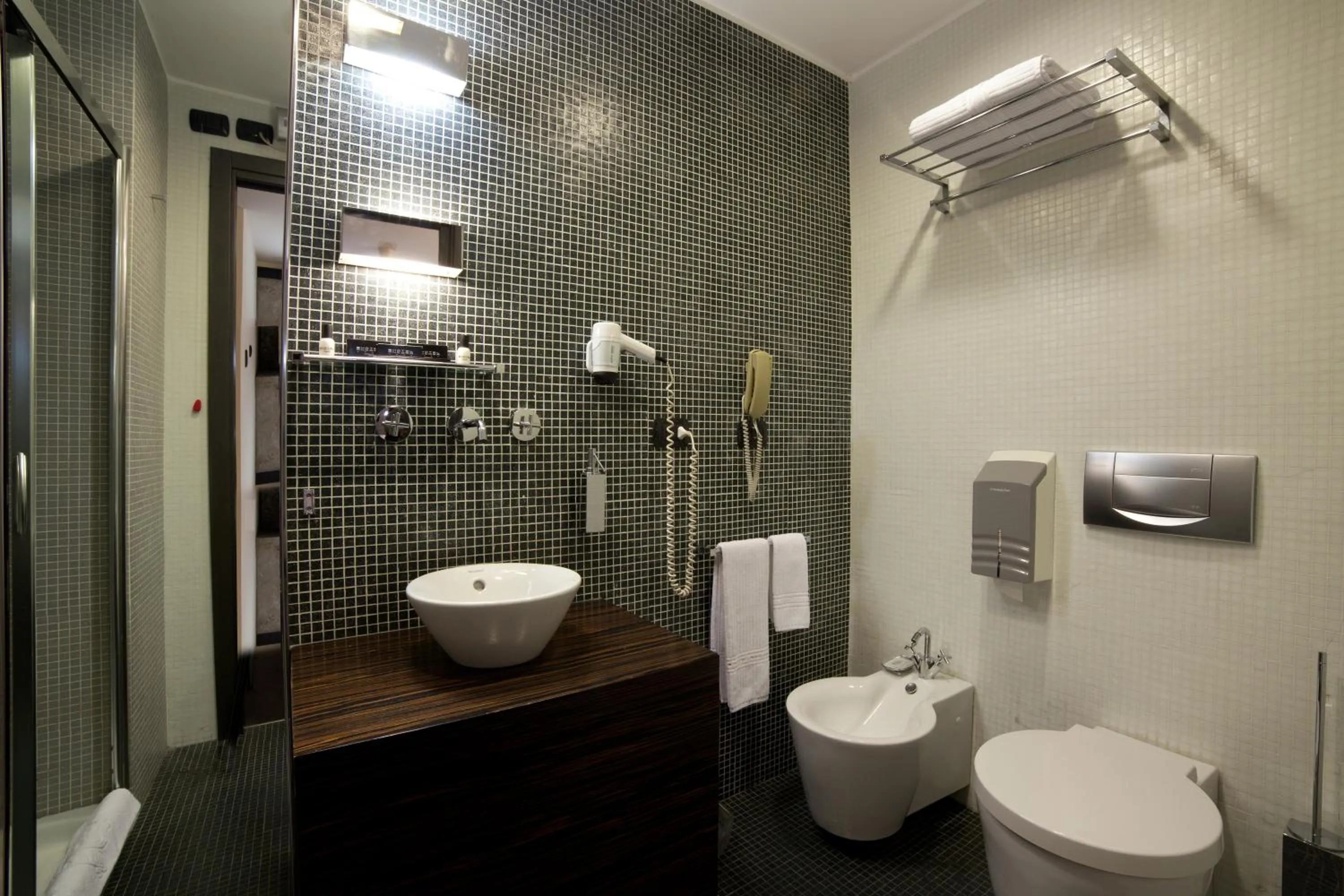 Bathroom in Hotel Ancora