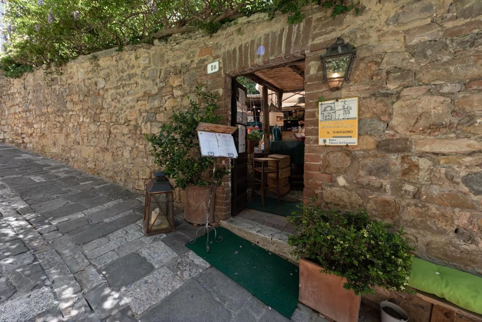 Restaurant/places to eat in TORRE GIARDINO SEGRETO B&B- Borgo Capitano Collection - Albergo diffuso