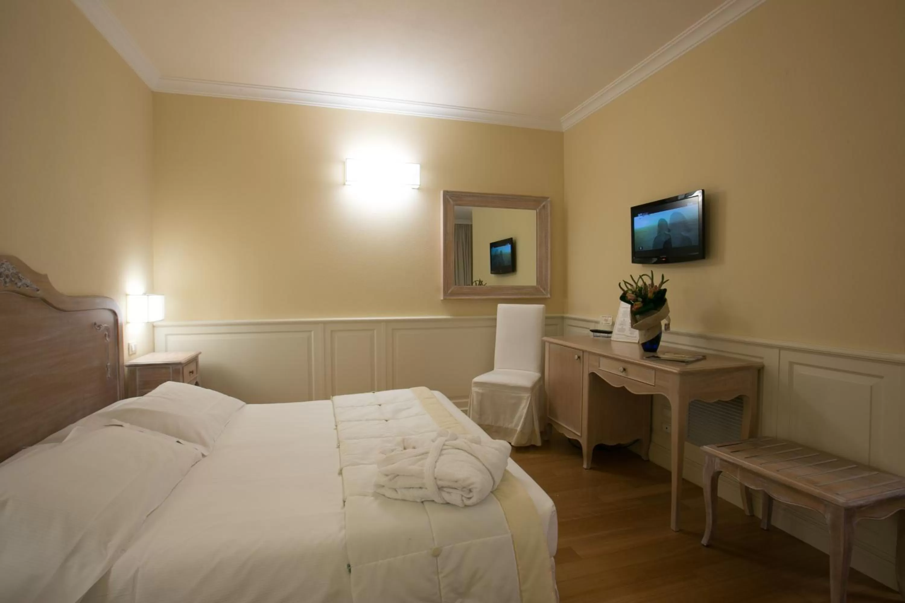 Bedroom, Bed in Hotel Antico Mulino