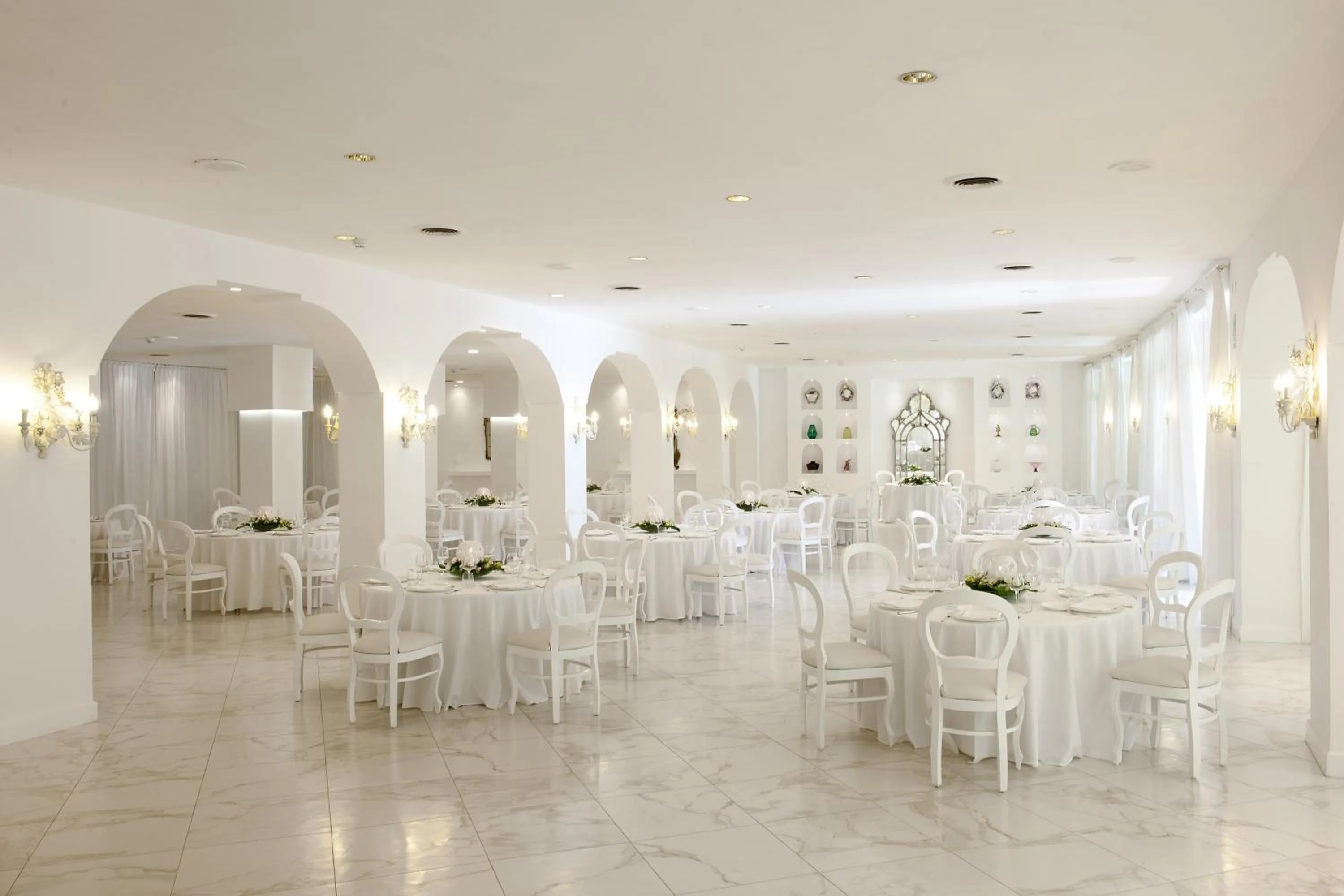 Restaurant/places to eat in Hotel dei Congressi