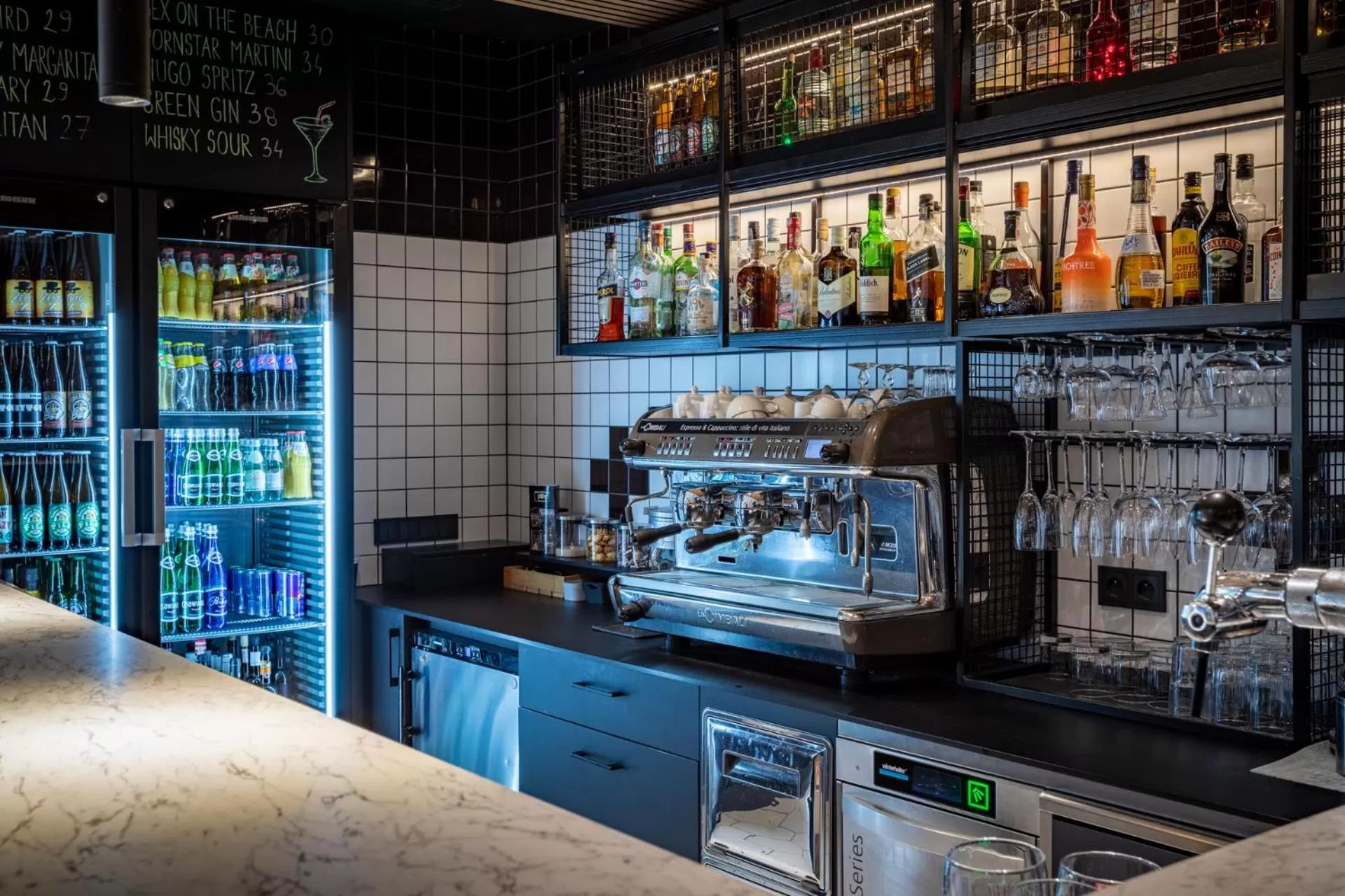 Lounge or bar in Qubus Hotel Gdańsk