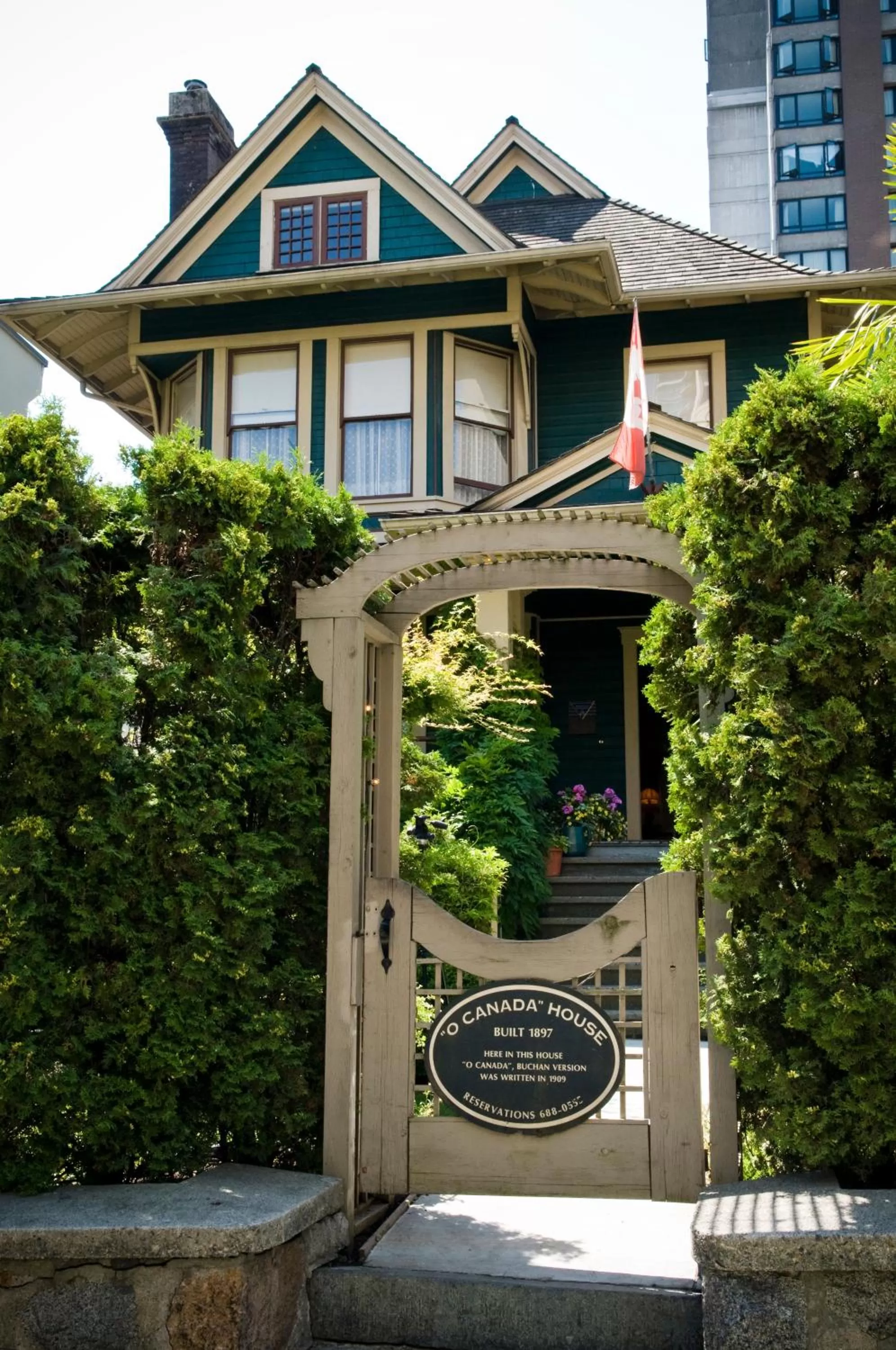 Facade/entrance in O Canada House Bed & Breakfast