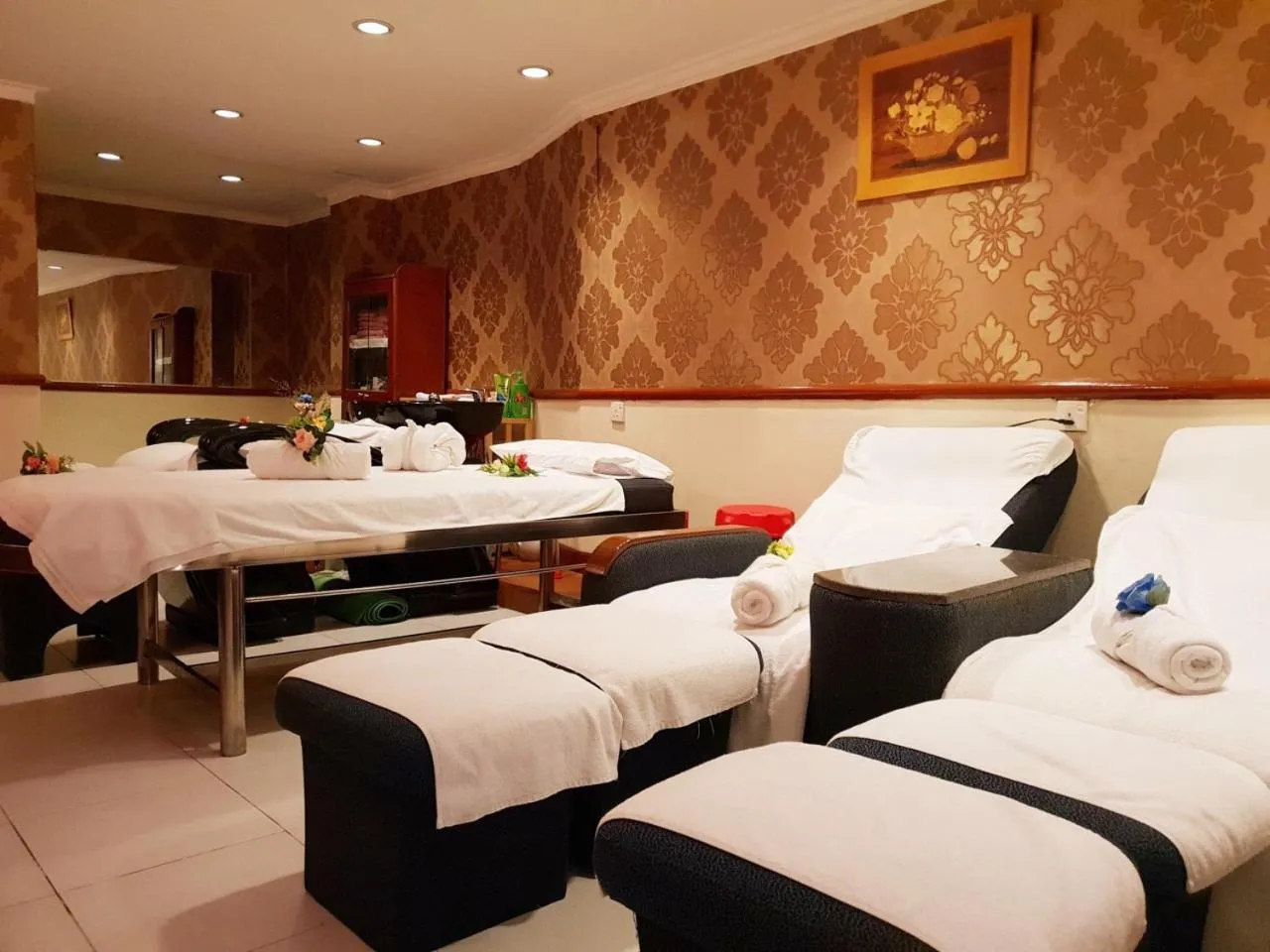 Massage, Bed in Ramana Saigon Hotel