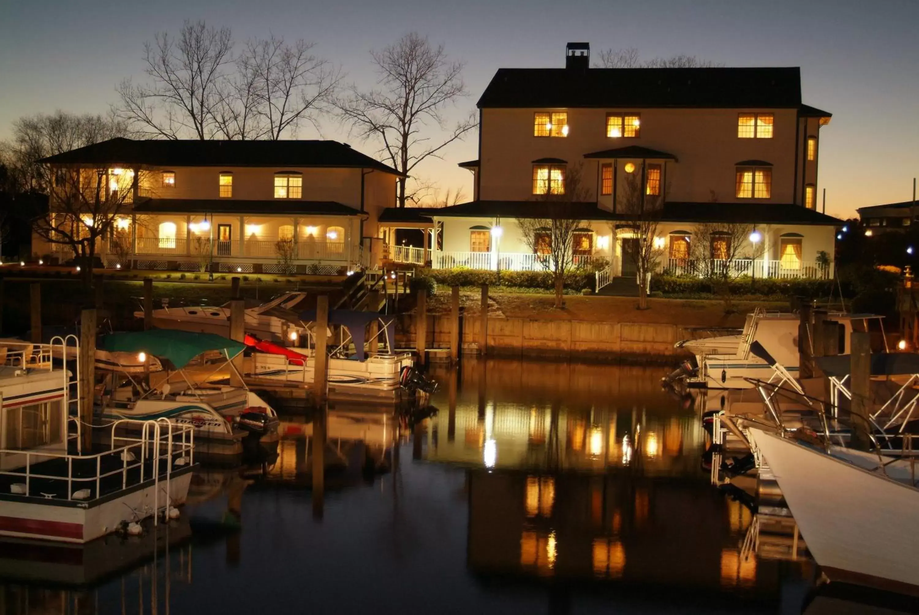 Property Building in The Cypress Inn Property Building in The Cypress Inn