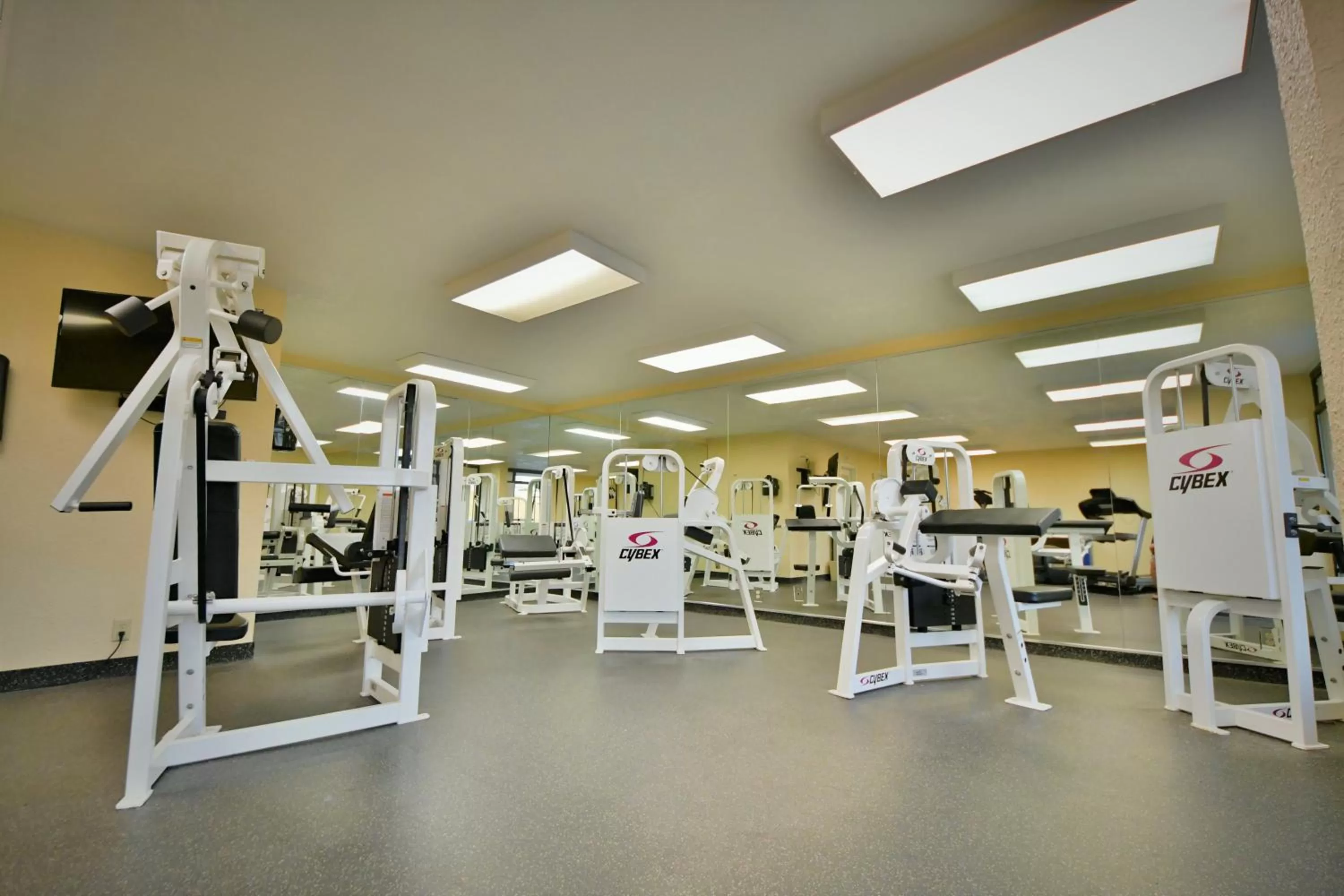 Fitness centre/facilities in Ramada by Wyndham Jacksonville Hotel & Conference Center