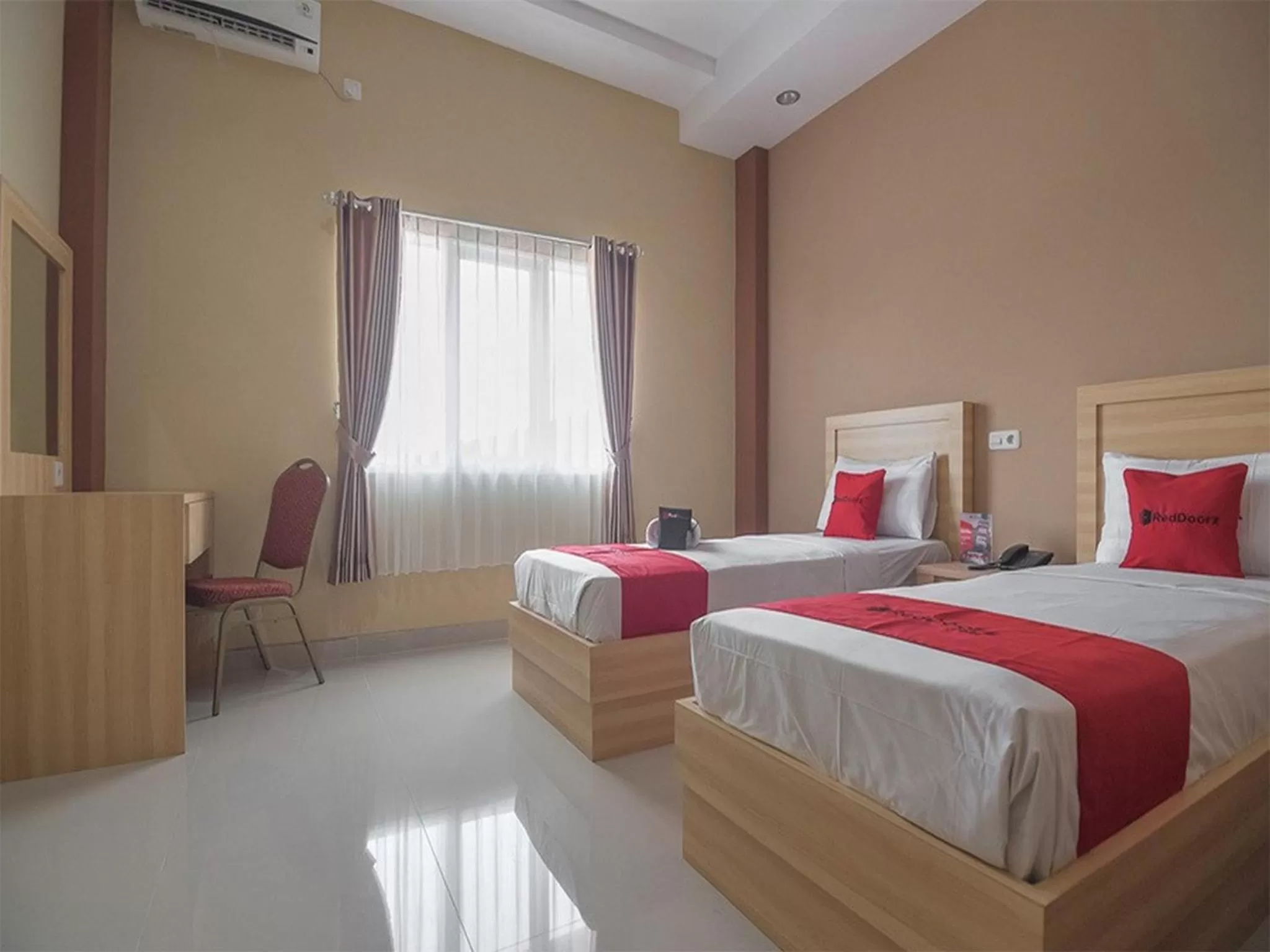 Bedroom, Bed in RedDoorz near Islamic Center Samarinda