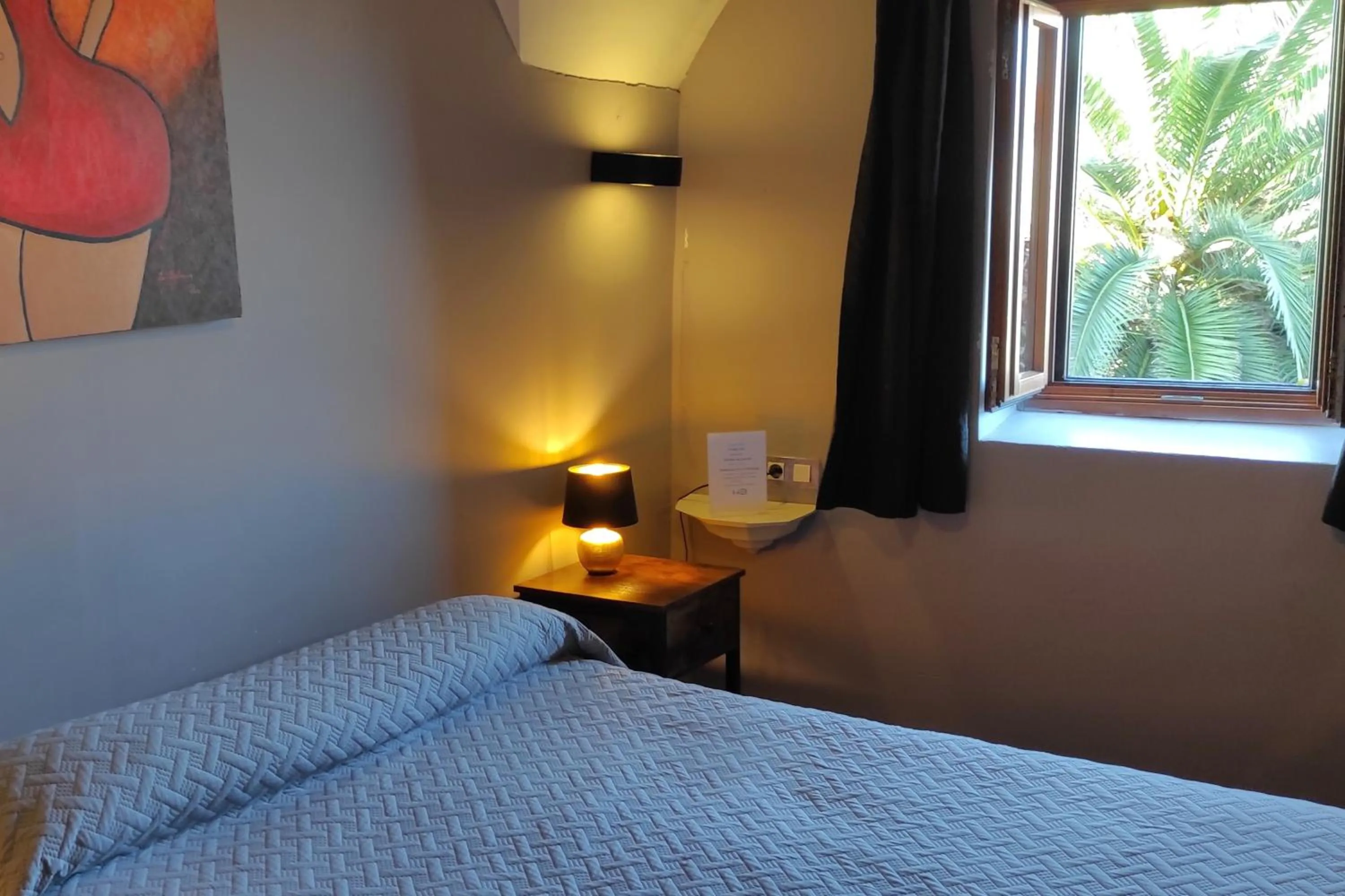 Decorative detail, Bed in Hotel la Boheme