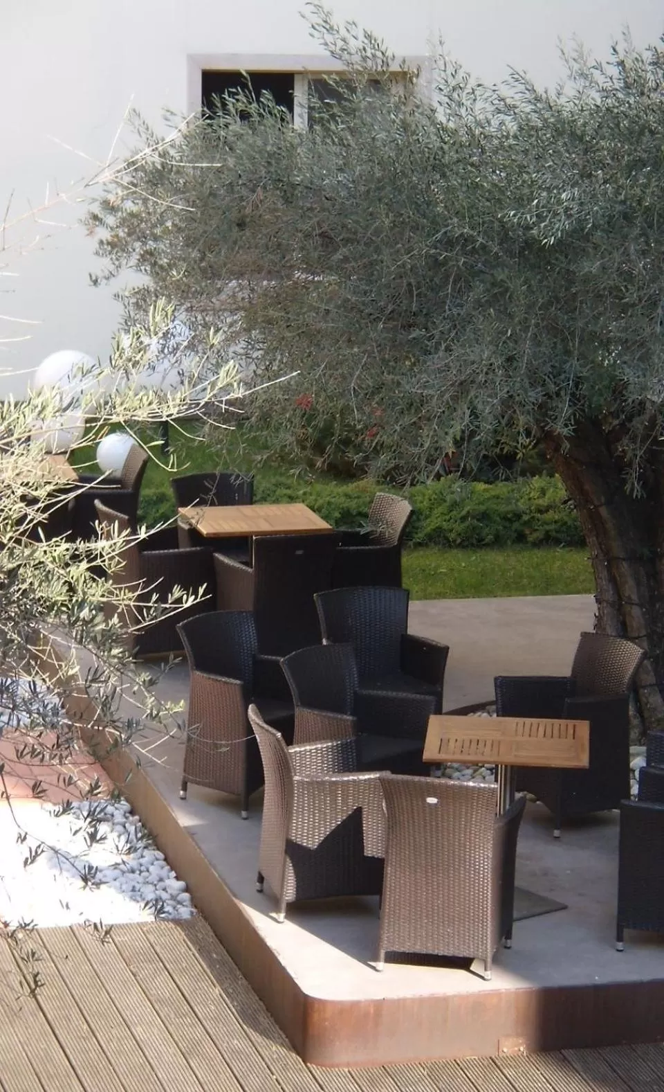 Patio in Admiral Park Hotel by Falco D'Oro Hotels