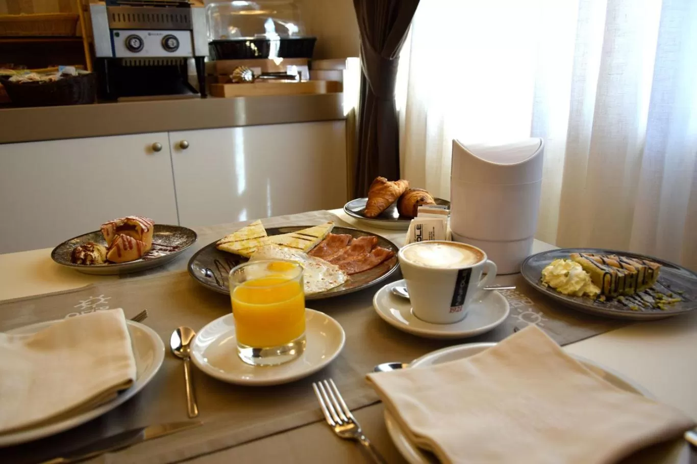 Lounge or bar in Hotel Parco delle Querce