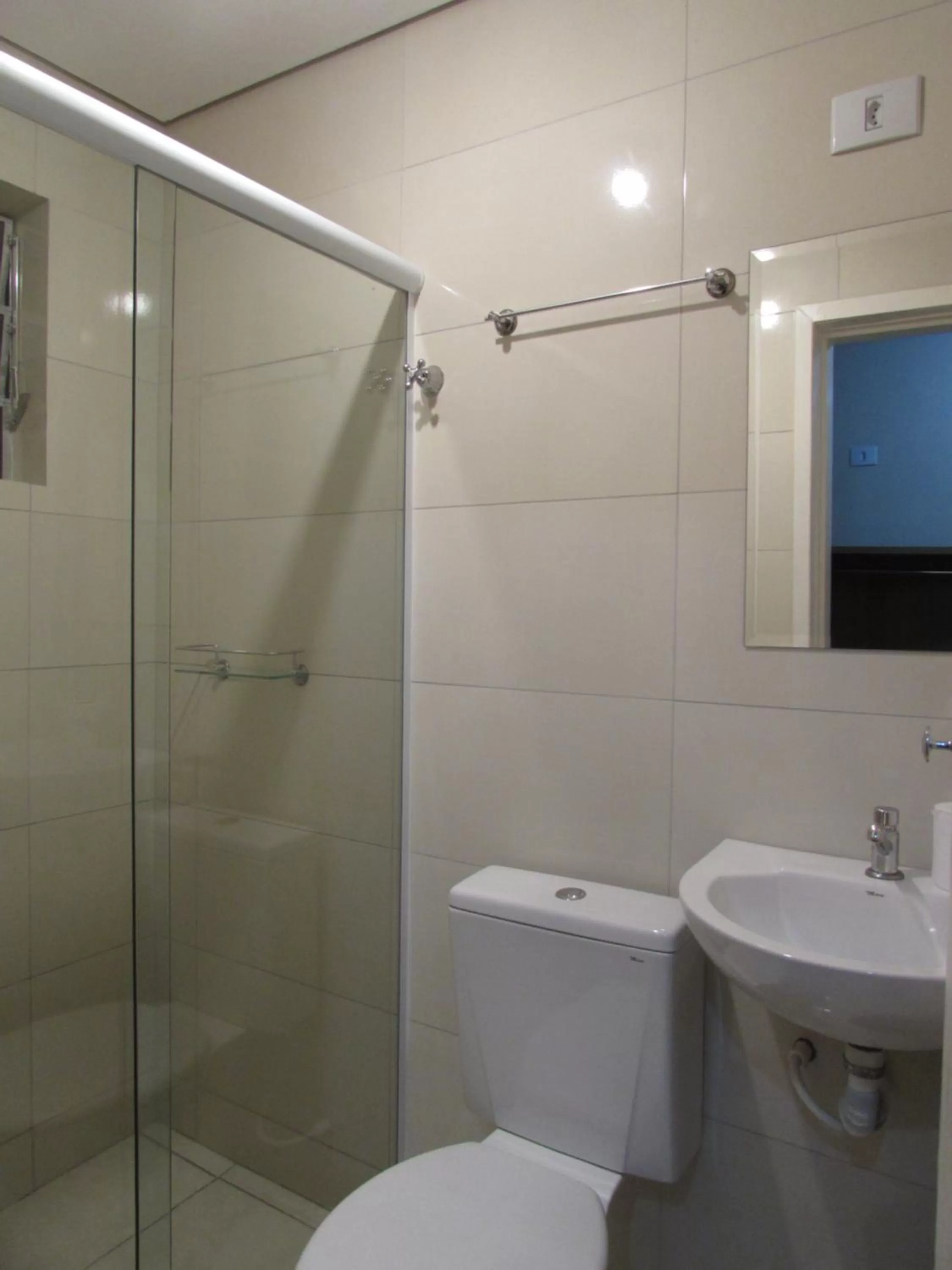 Shower in Hotel Minho - Próximo a 25 de Março, Brás, Bom Retiro e Hospital Pérola Byington