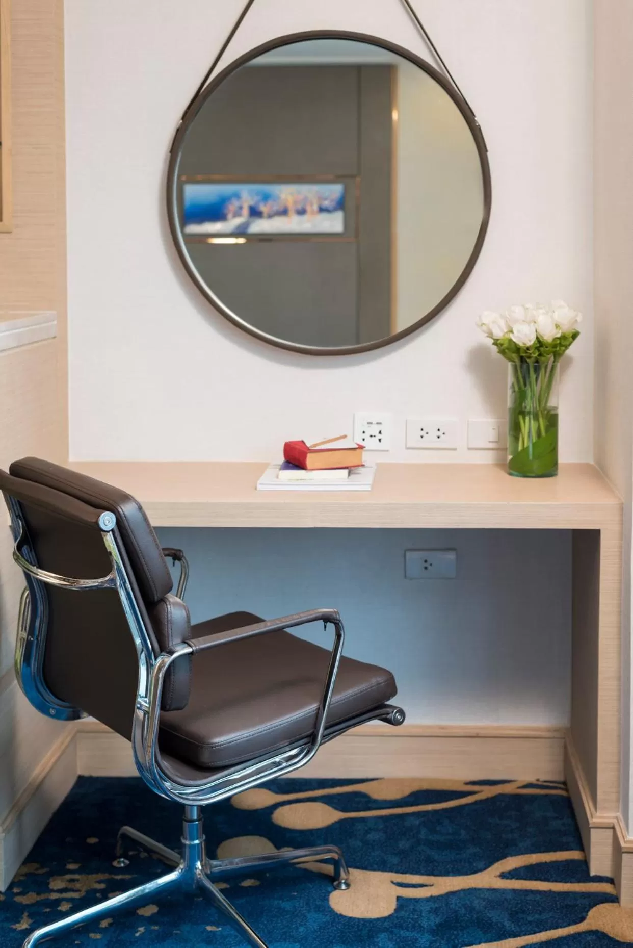 Decorative detail in Solitaire Bangkok Sukhumvit 11