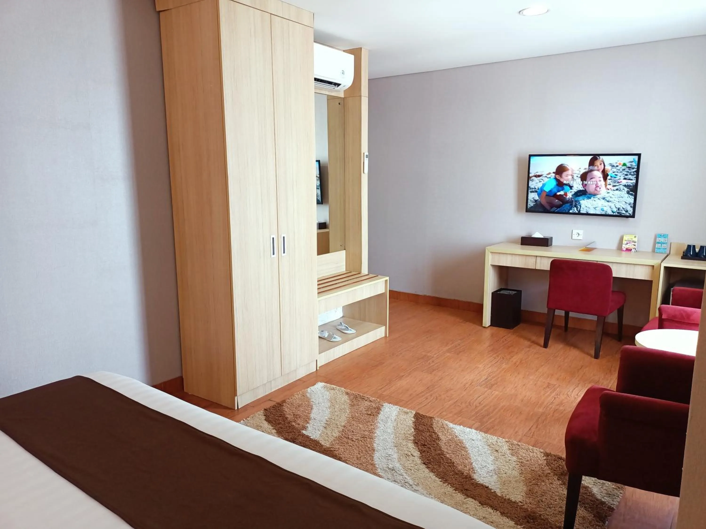 Bed in Days Hotel & Suites by Wyndham Jakarta Airport