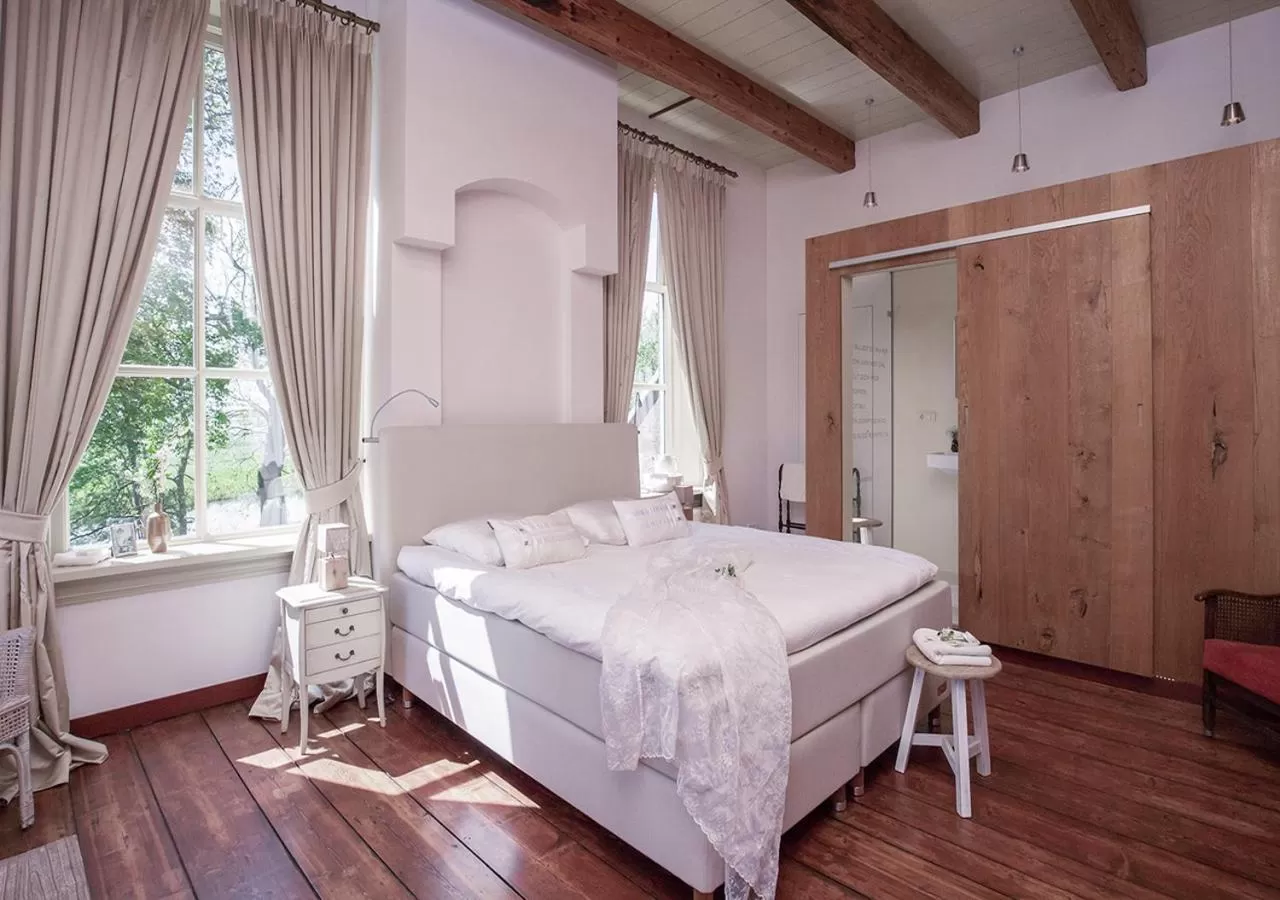 Bed in Bed and Breakfast Batenborg