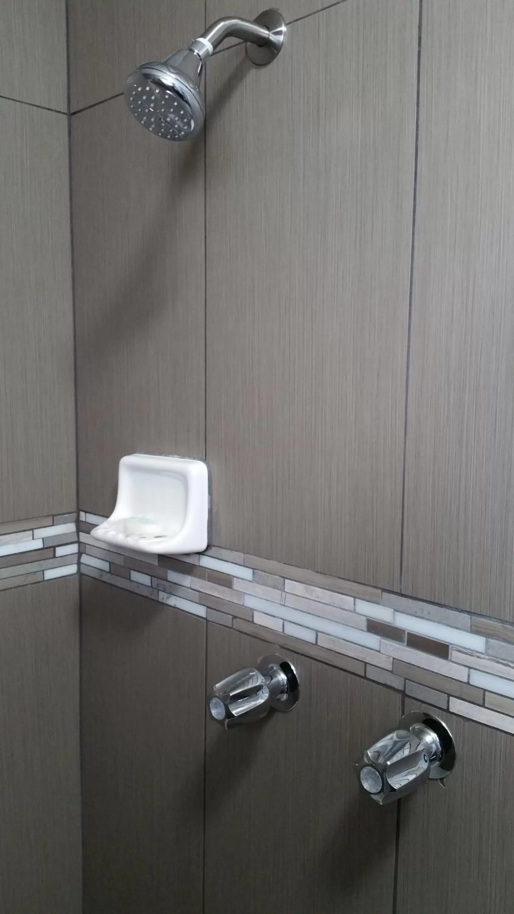 Shower in Comet Motel