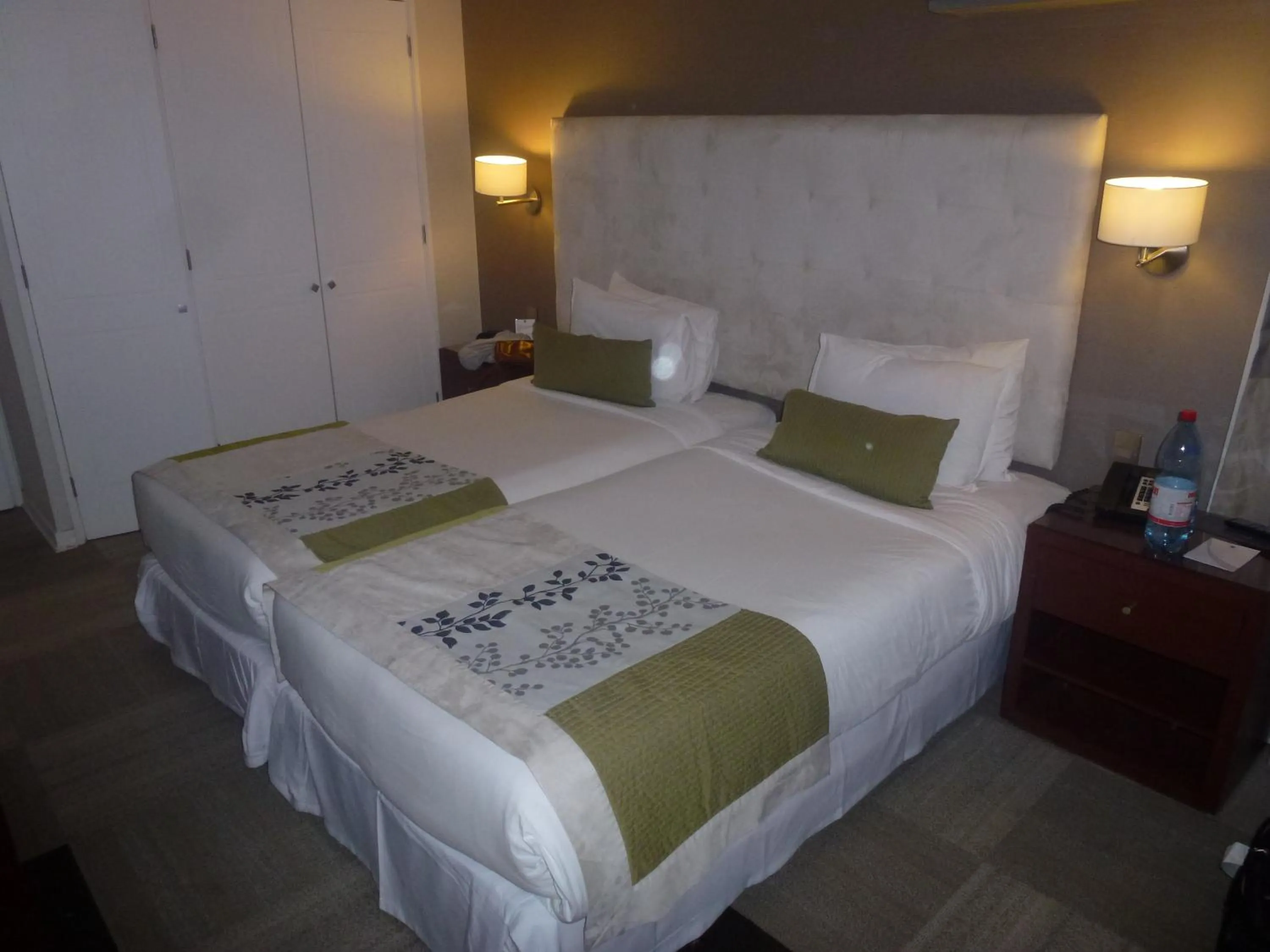 Bed in NU Hotel Toronto Airport