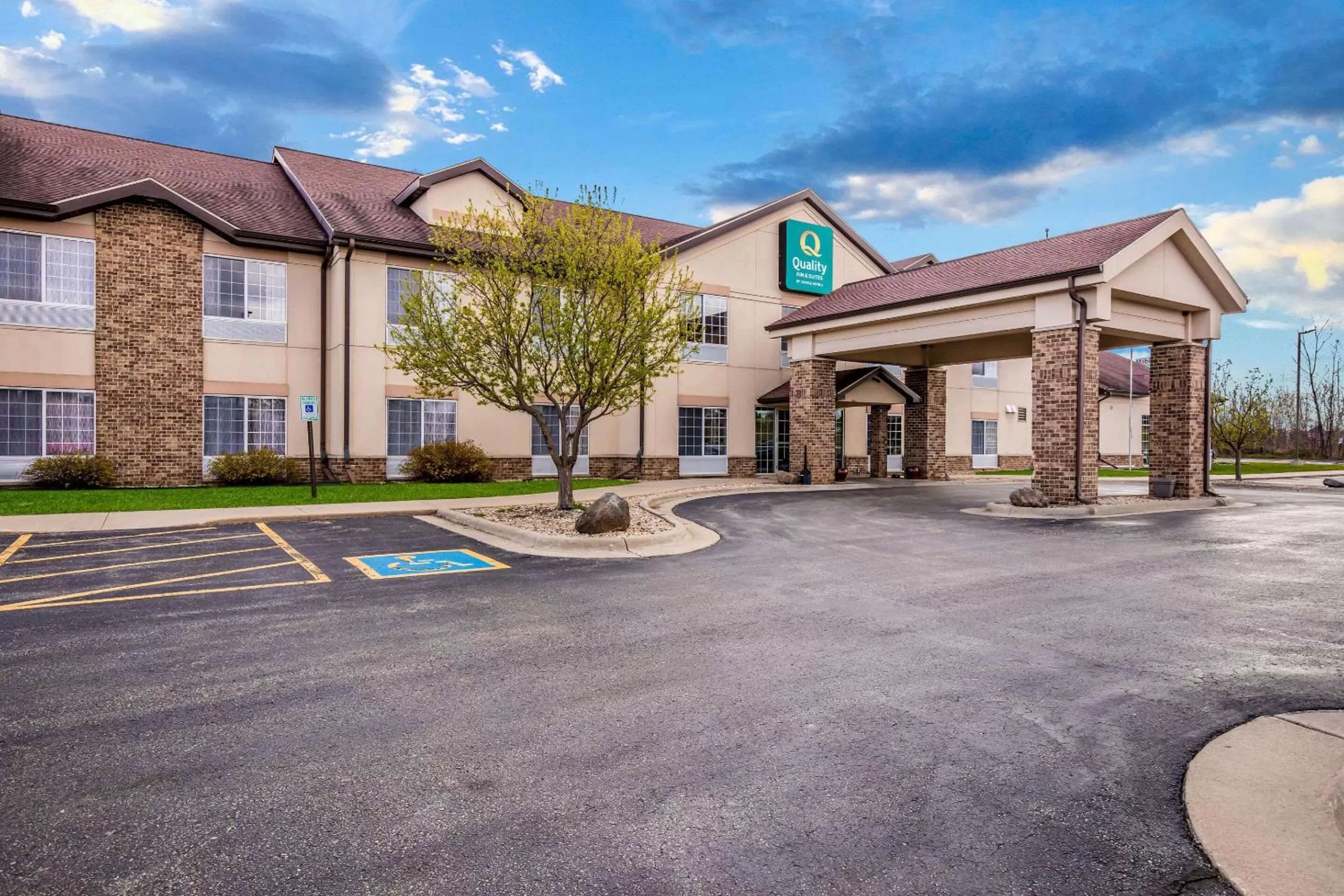 Quality Inn & Suites Lodi I-90