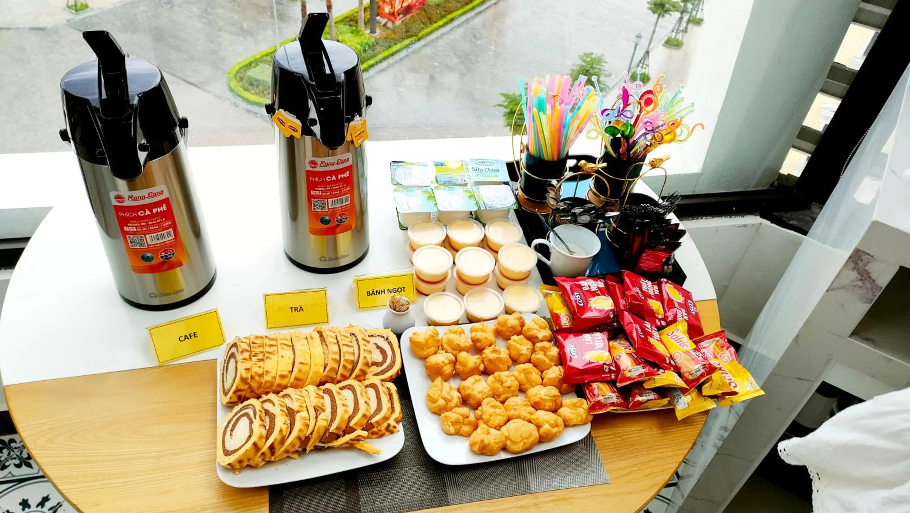 Kitchen or kitchenette in Halong Lavender Hotel