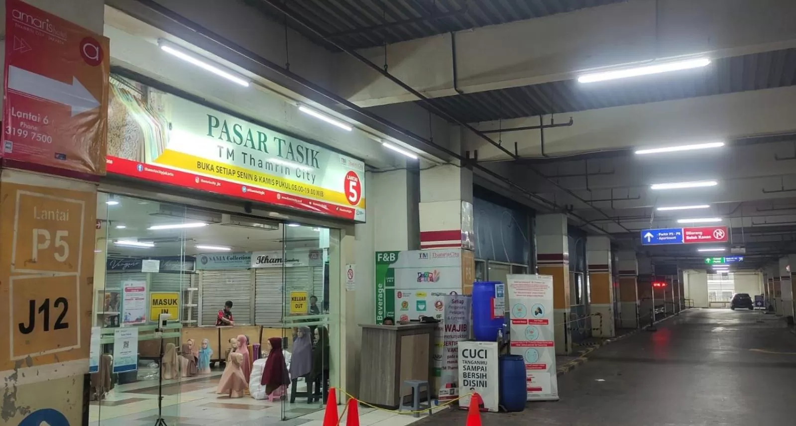 Shopping Area in Amaris Hotel Thamrin City