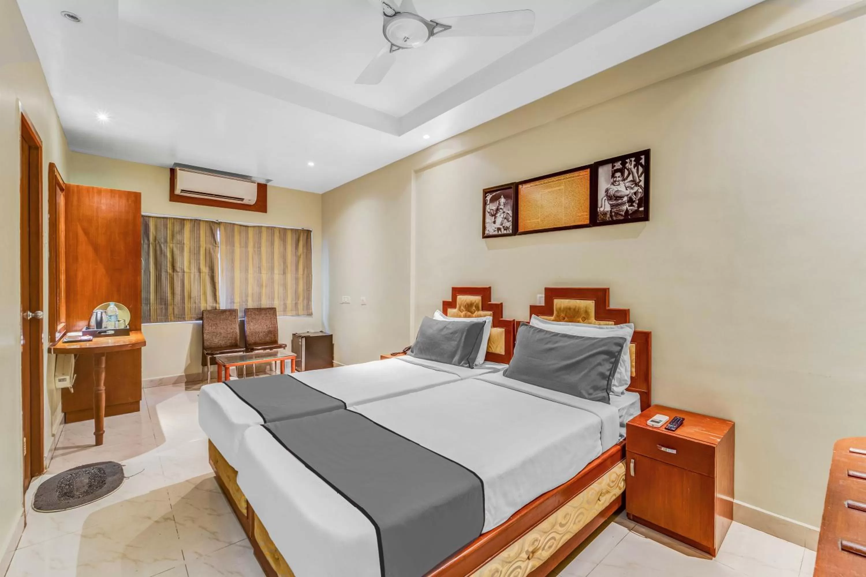 Bed in Upar Hotels Cinecity Kodambakkam RAGHAVENDRA MANDAPAM