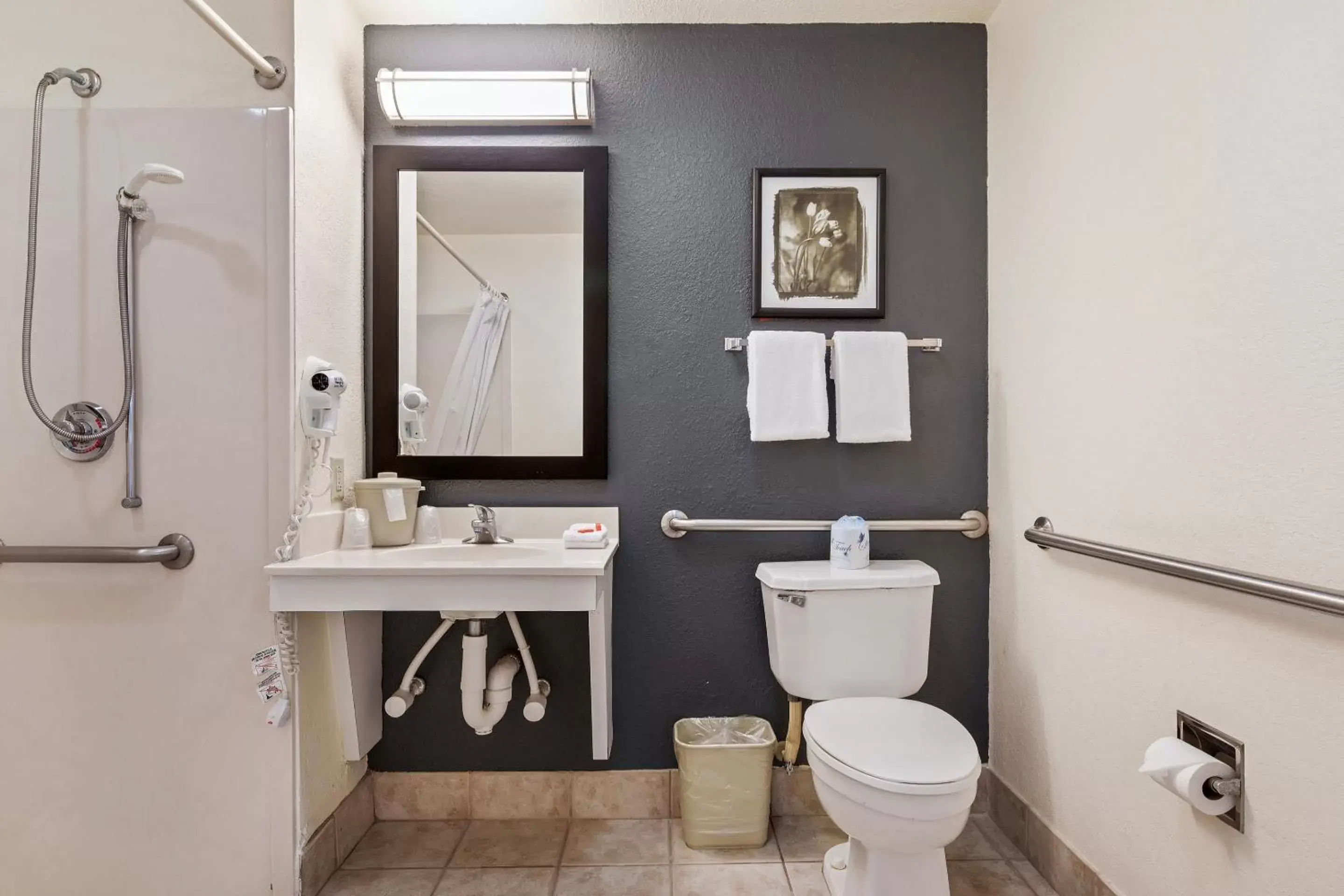 2 Full Bed Accessible in OYO Townhouse Orlando West 2 Full Bed Accessible in OYO Townhouse Orlando West