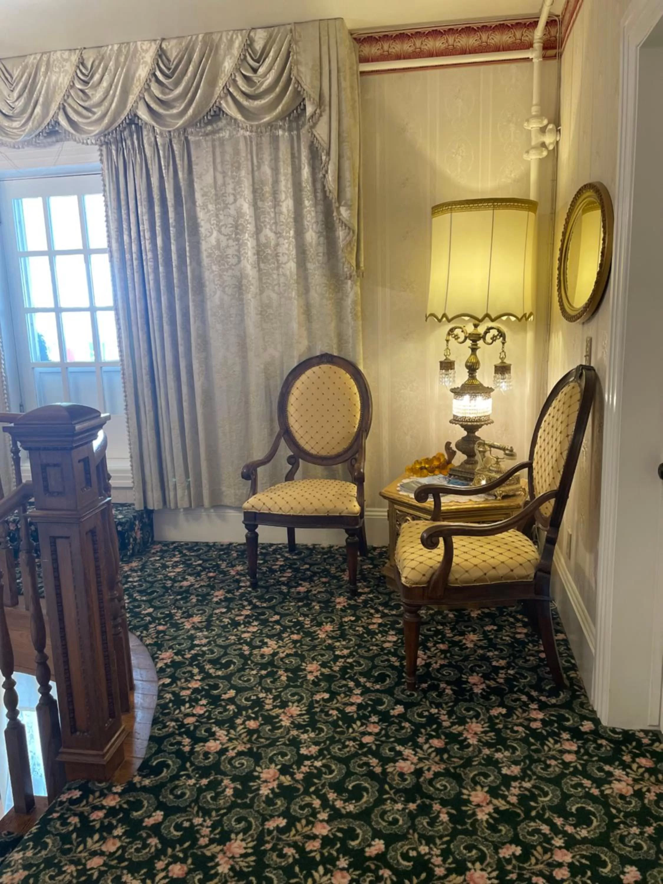 Seating area in Heber Senator Bed and Breakfast