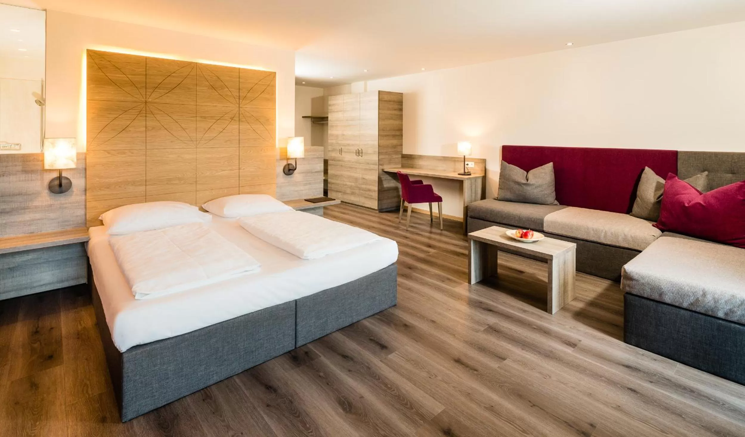 Photo of the whole room, Bed in Rösslwirt