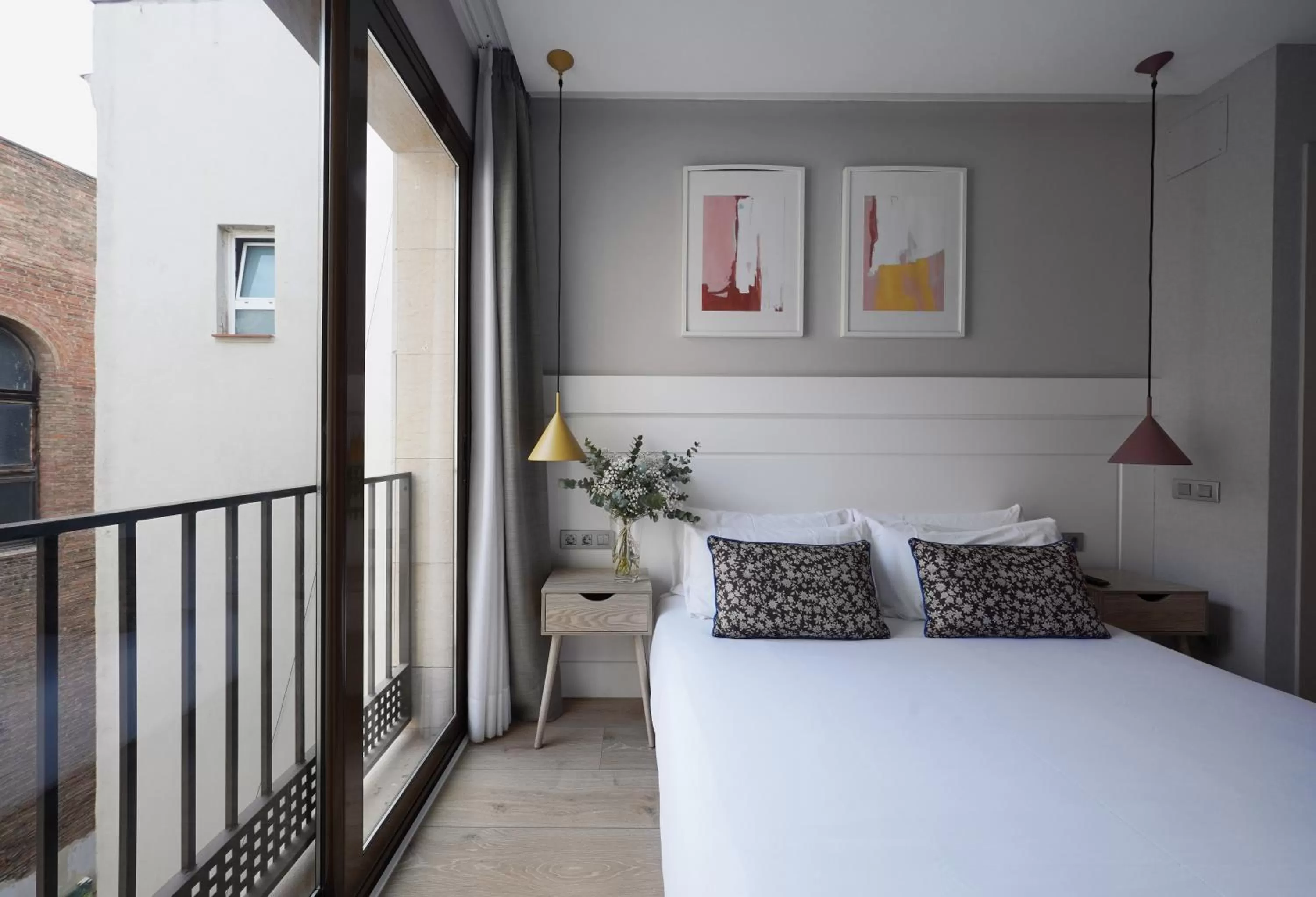 Bed in Numa Barcelona Brio