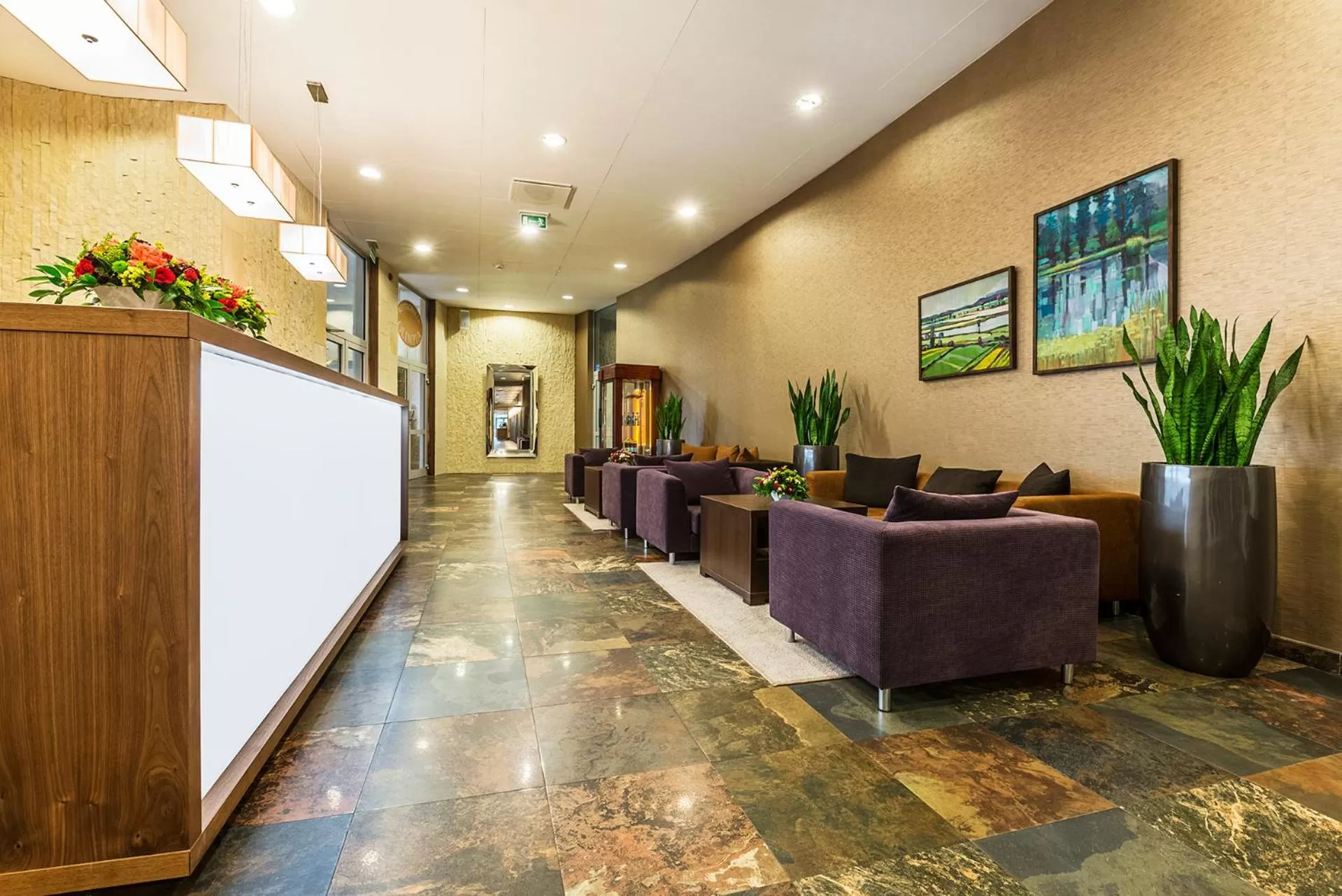 Lobby or reception in Hotel Victor Pruszków DeSilva